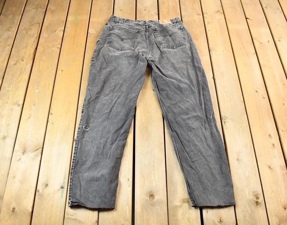 Vintage 2000s Cutoff Grey Wash Levis Denim Jeans Size 34 x 32