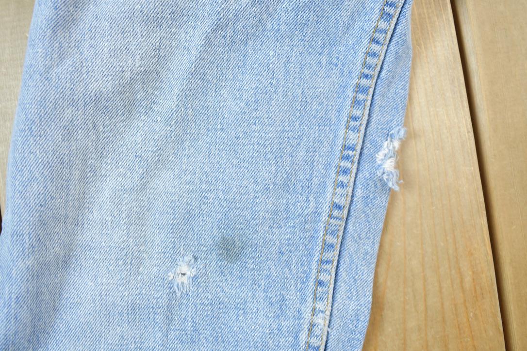 Vintage 1990s Levi's 550 Red Tab Jeans Size 29x 32
