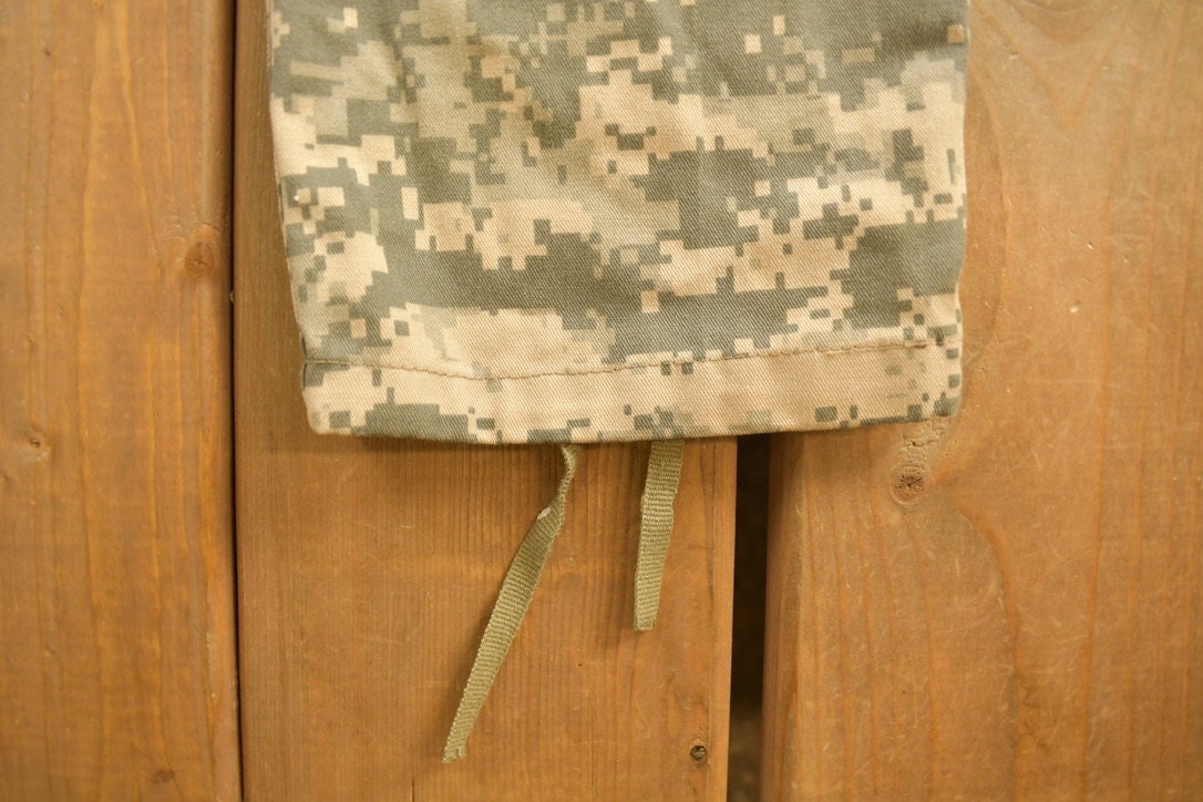 Vintage 1990s Military Digital Camouflage Cargo Pants Size 27 x 30