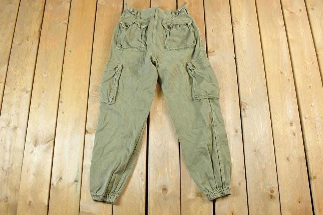 Vintage 1990s Army Green Cargo Pants Size 28 x 26 / Streetwear / Army Pants / Military Pant's / Vintage Cargos / Made In