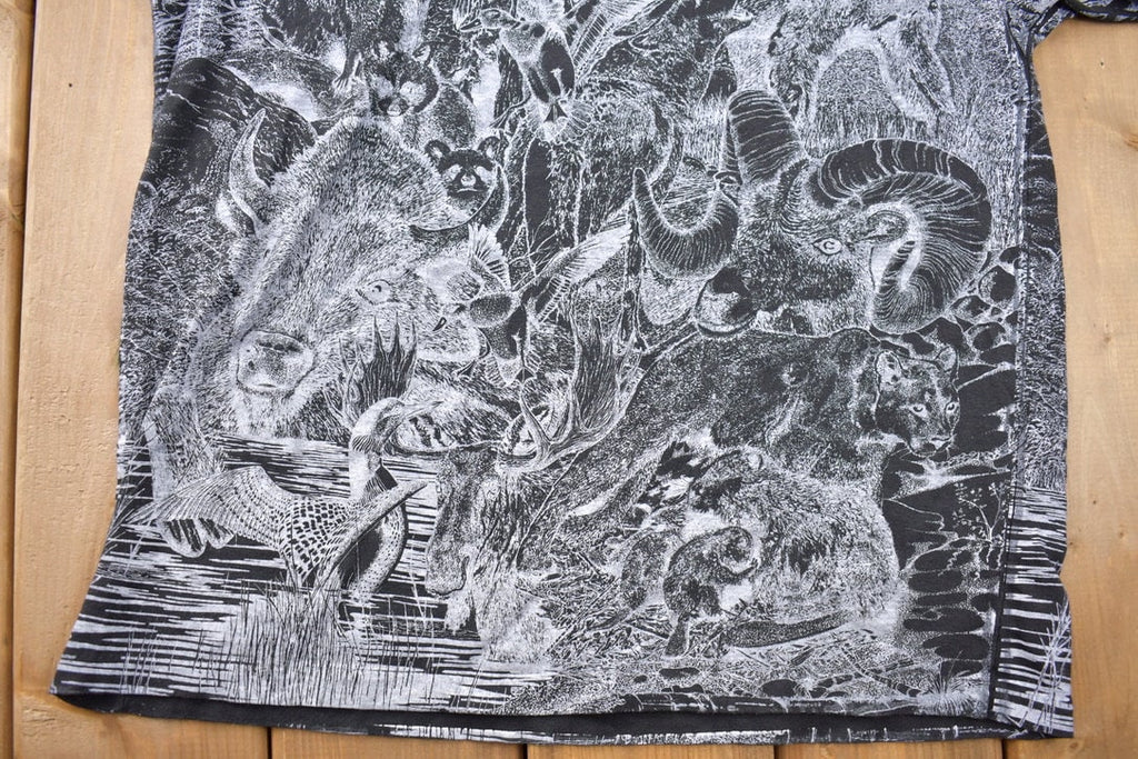 Vintage 1990s Animals All Over Print Graphic T-Shirt