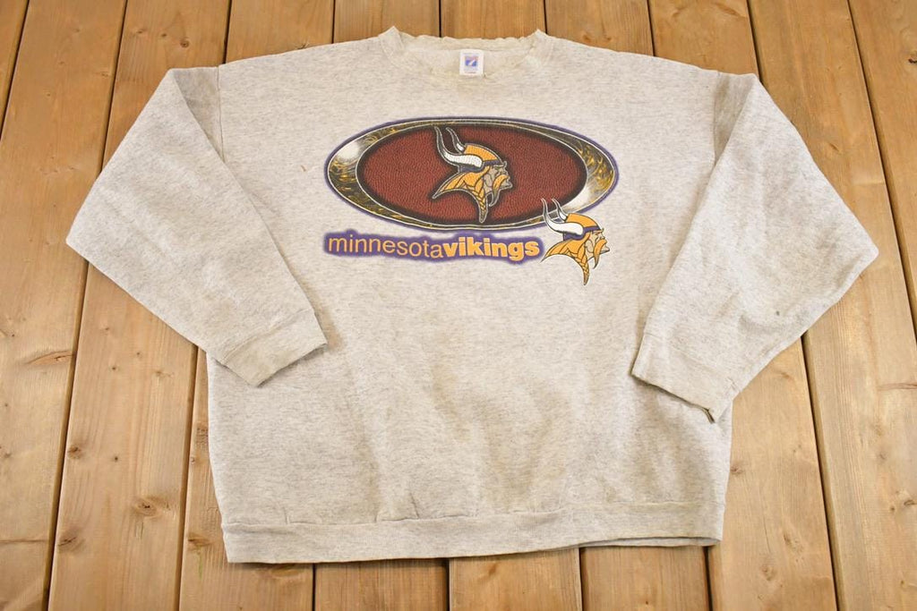 Vintage 1990s Logo 7 Minnesota Vikings Crewneck Sweatshirt Men's L / 90s NFL Football / Sportswear / Gridiron / Super Bowl