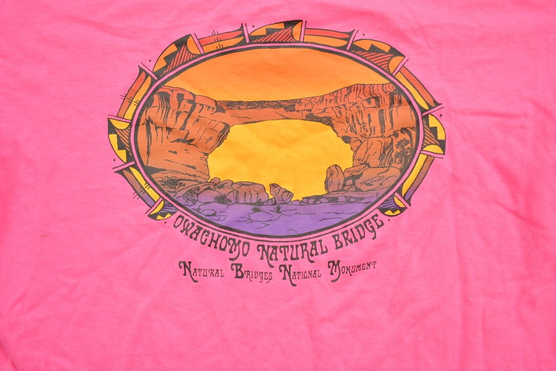 Vintage 1990s Owachomo Natural Bridge Souvenir T Shirt / Streetwear / Made In USA / Vacation Tee / Travel T Shirt / Tourist / Single Stitch