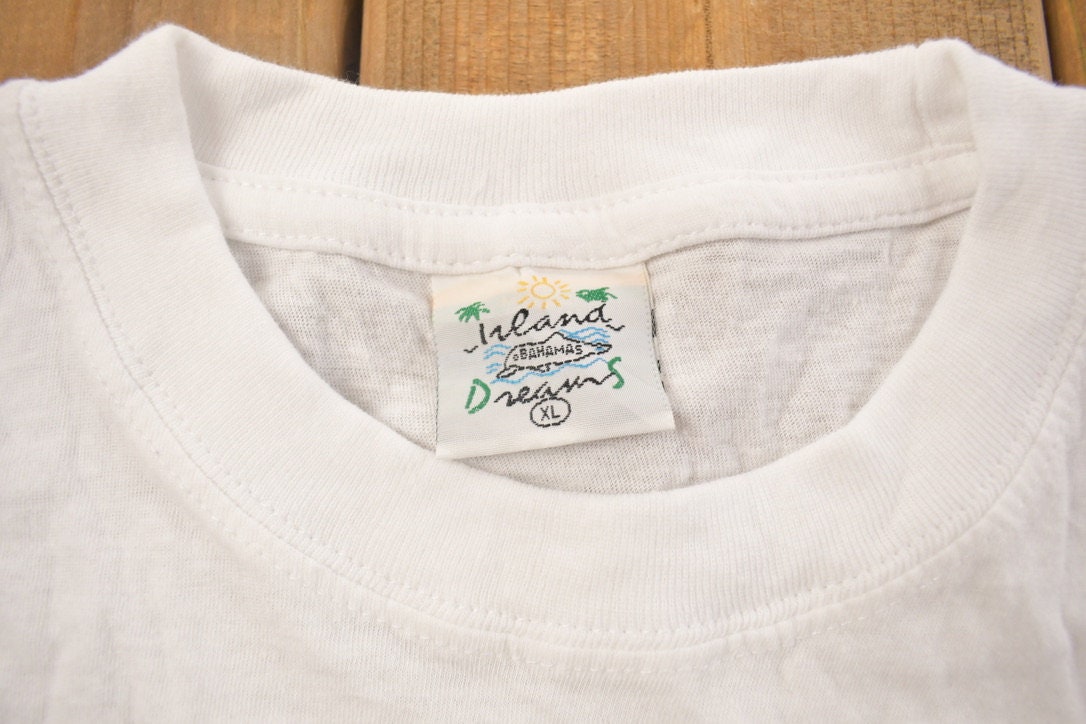 Vintage 1990s Bahamas Island Seas Resort T-Shirt