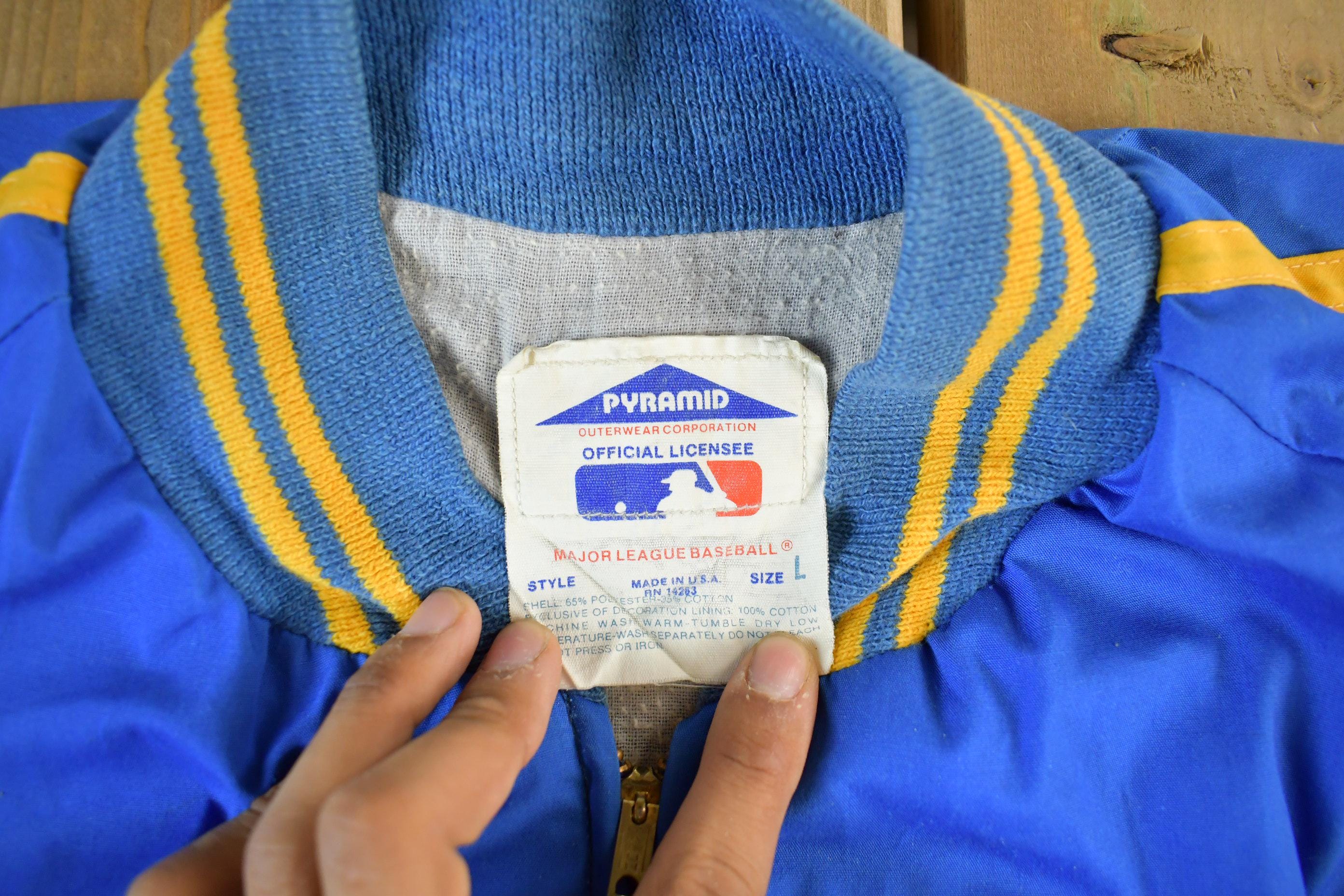 Vintage 1980s Milwaukee Brewers MLB Pyramid Windbreaker Jacket Men's Large