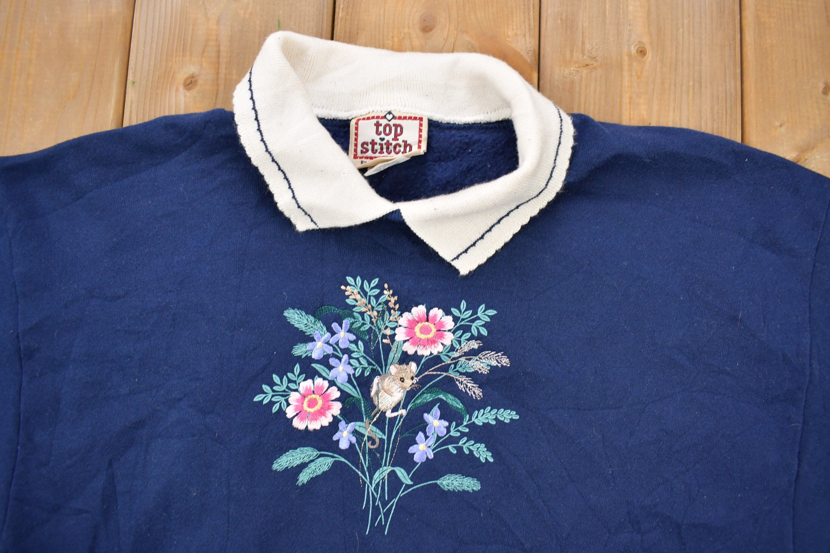 Vintage 1990s Top Stitch Mouse& Flowers Embroidered Sweater