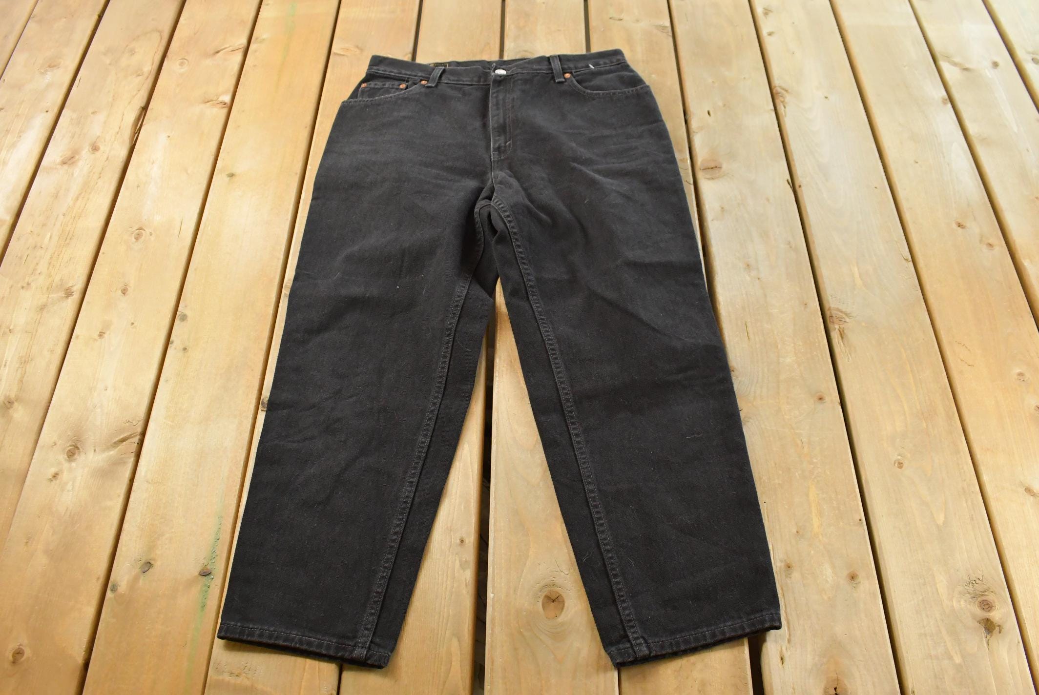 Vintage 1990s Levi's 550 Relaxed Tapered Black Denim Jeans Women's 31 x 27 / 90s Denim / Faded Jeans / Streetwear