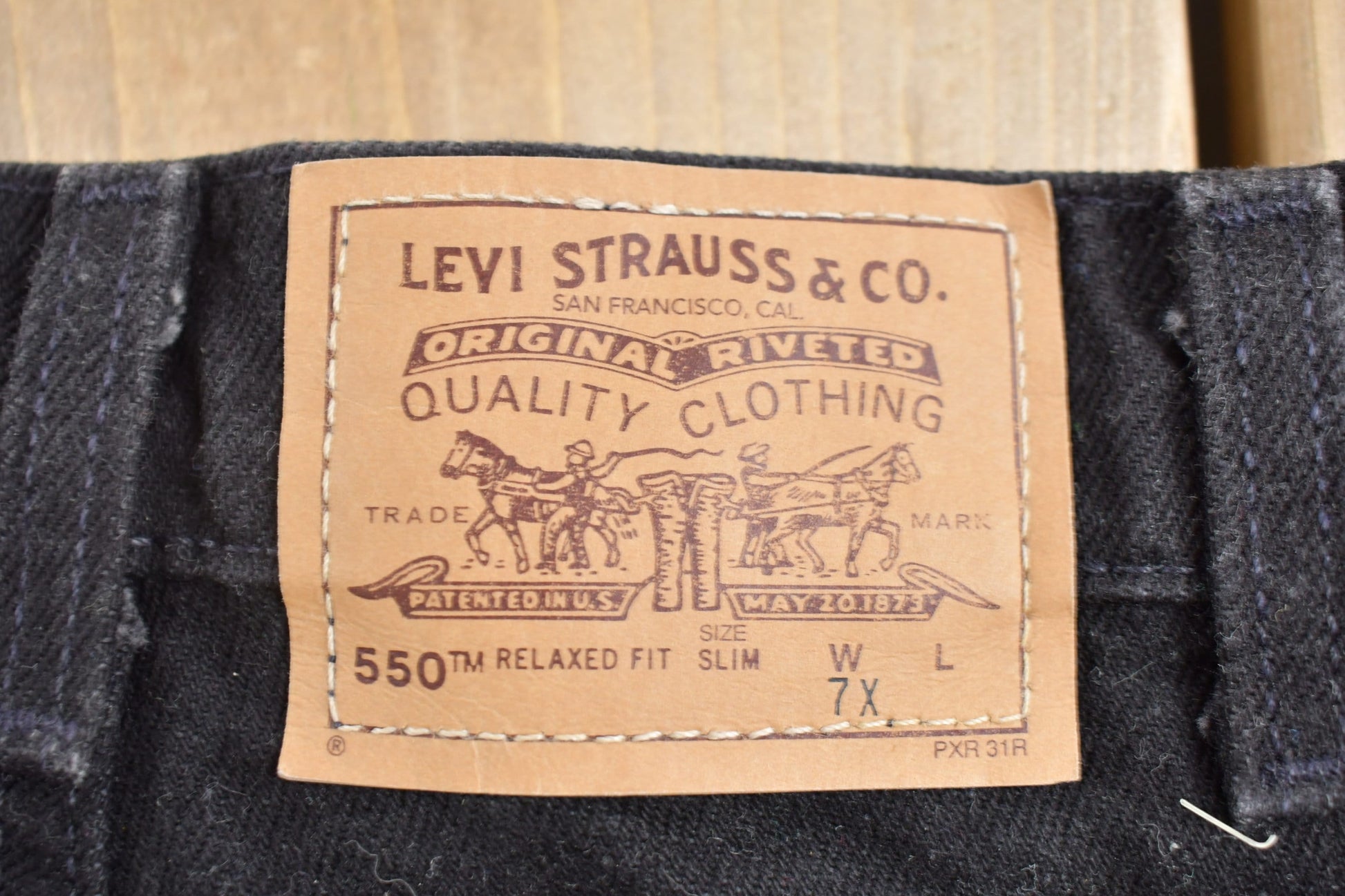 Deadstock Vintage 1990s Levi's 550 Orange Tab Jeans Size 22 x 21