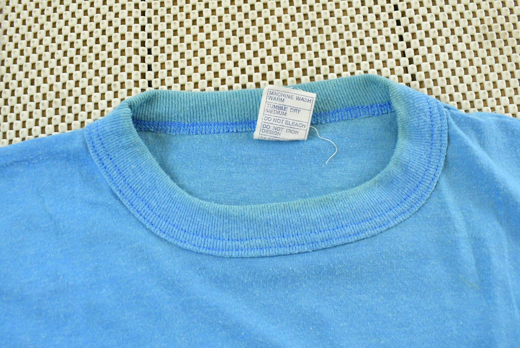 Vintage 1980s Three Dollar Deweys Ale House Souvenir T-Shirt Made In USA Mens XS