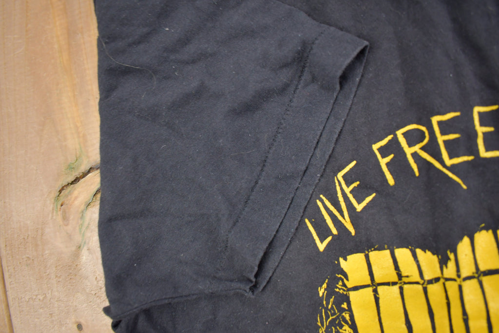 Vintage 1980s Live Free Or Die POW-MIA Graphic T Shirt