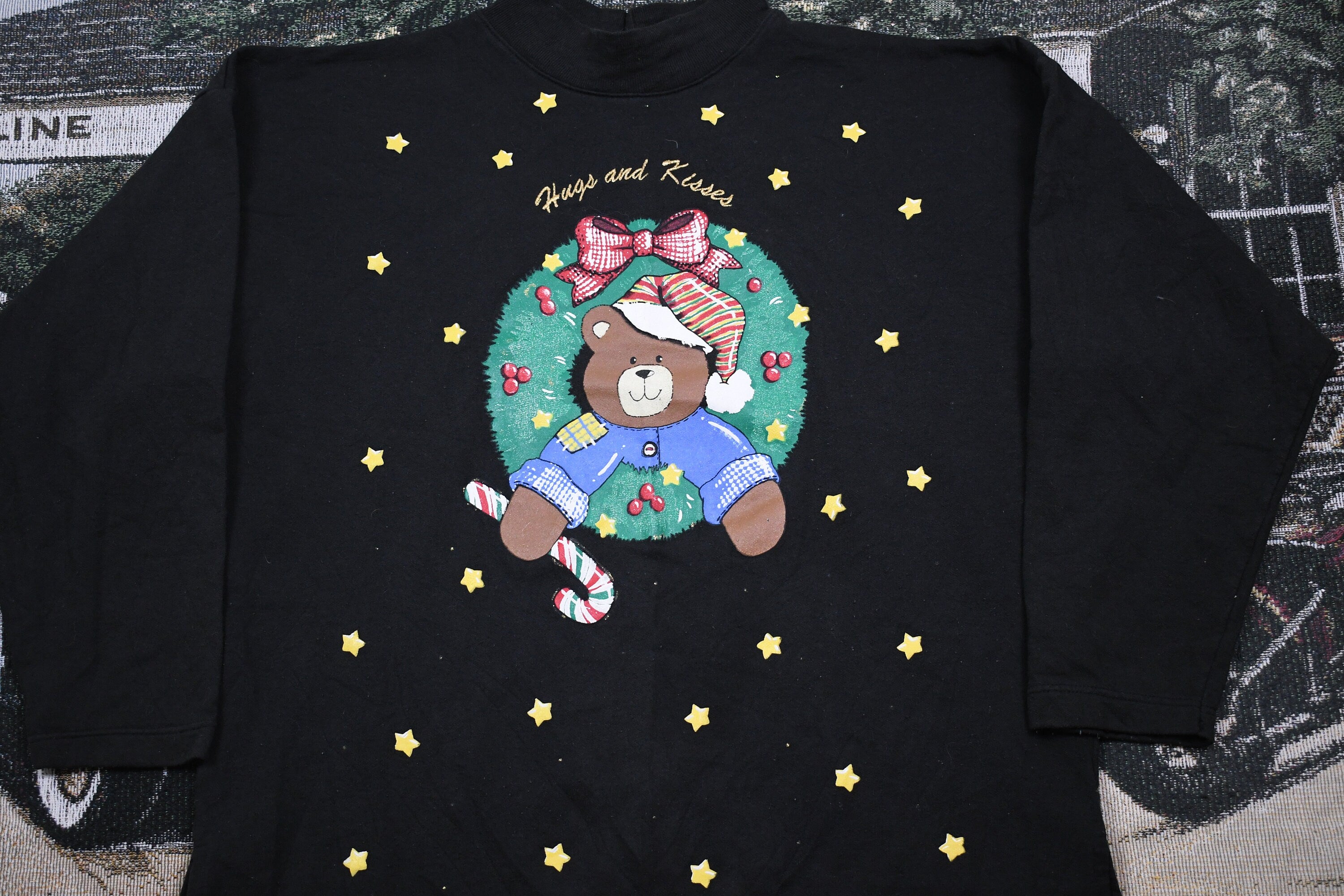 Vintage 1990s Christmas Sweater , 90s Holiday Crewneck , Winter Wear , Festive Graphic , Embroidered Print , Hugs And Kisses