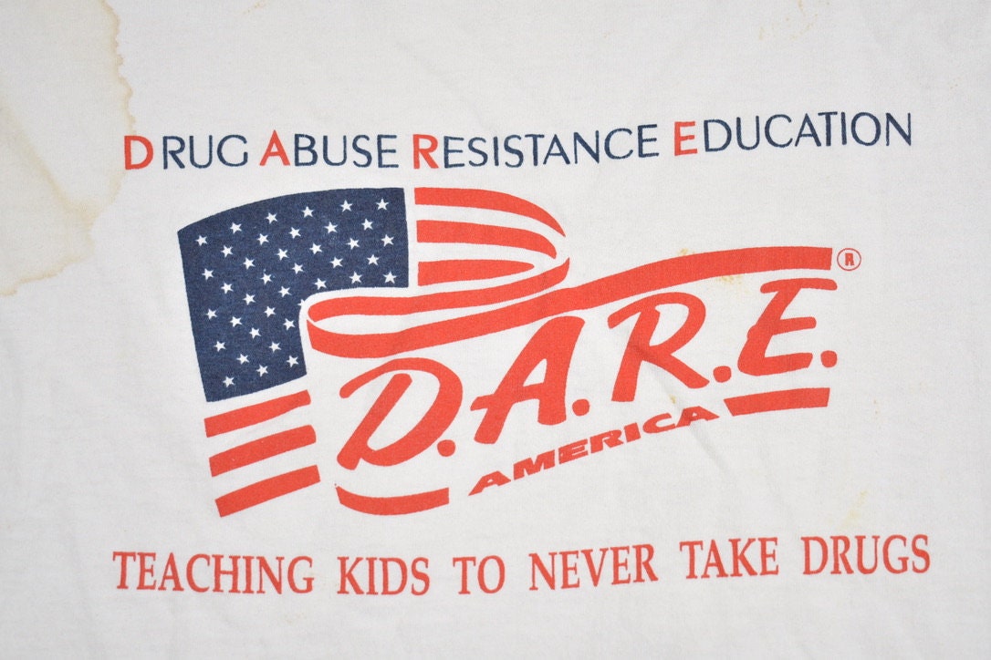 Vintage 1990s DARE America Teaching Kids To Never Take Drugs Graphic T-Shirt