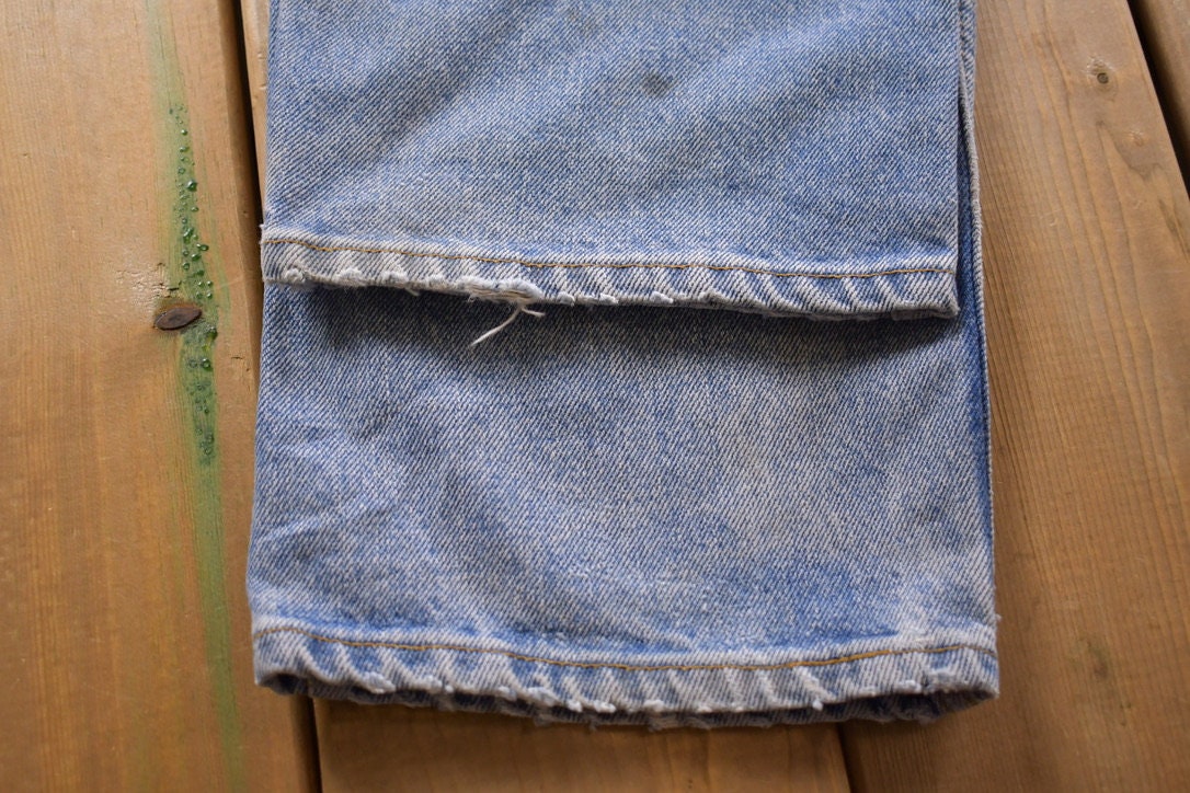 Vintage 1990s Levi's 505 Red Tab Denim Jeans Size 34 x 31