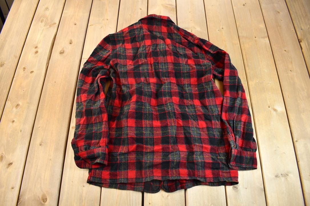 Vintage 1960s Pendleton Plaid Button Up Tartan Coat /