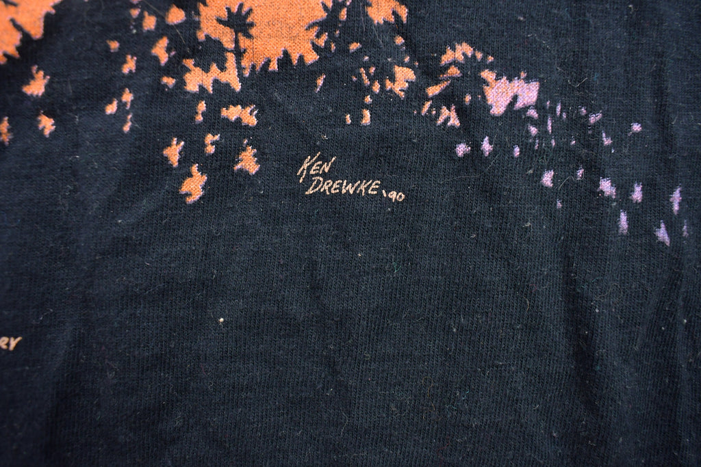 Vintage 1990 Serengeti Shadows Graphic T Shirt