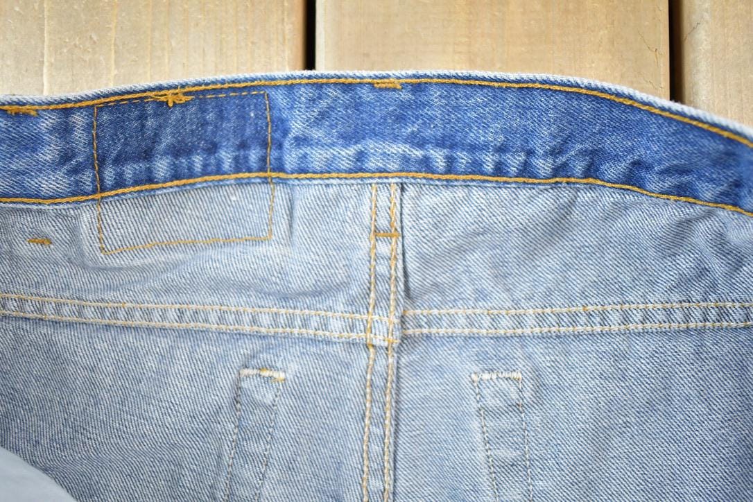 Vintage 1990s Levi Strauss Red Tab Denim Jeans Size 36 x 31 Made In USA