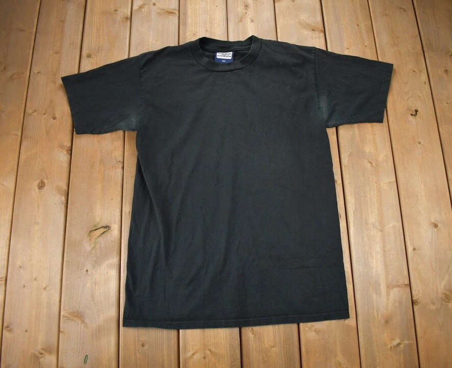 Vintage 1990s Umbro Black T-Shirt  90s  Vintage Streetwear  Graphic T Shirt  All Black  Umbro