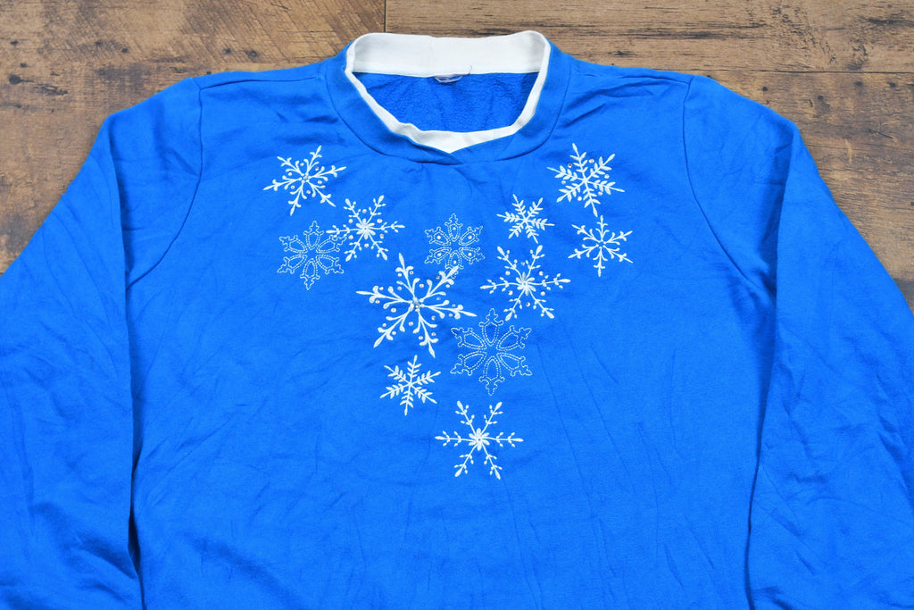 Vintage 1990s Snowflake Crewneck , Winter Nature Print Sweatshirt , Grandma Style Pullover Sweatshirt , Streetwear + Retro Style