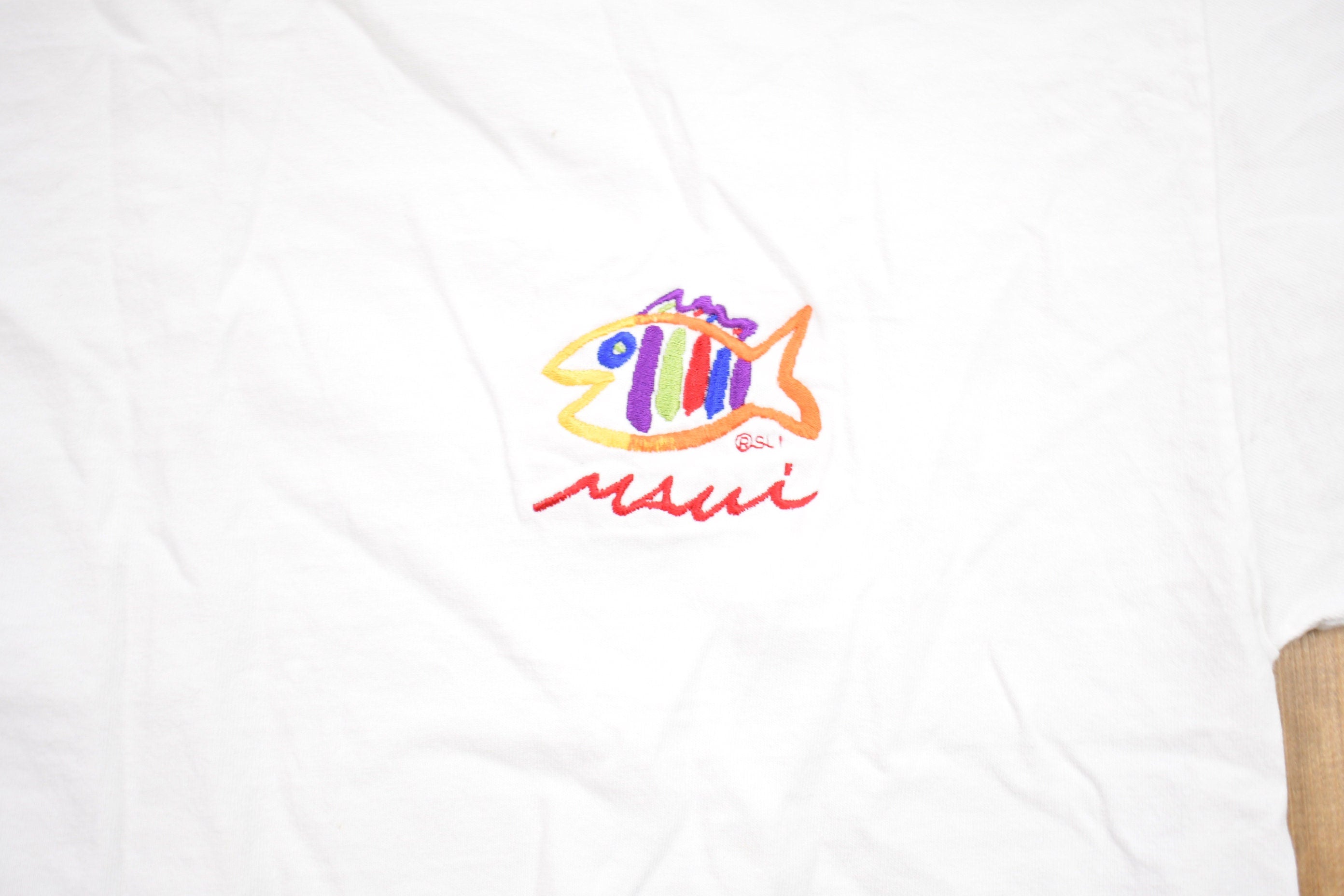 Vintage 1990s Maui Hawaii Embroidered Graphic T-Shirt
