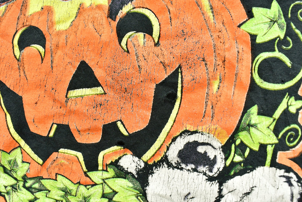 Vintage Happy Halloween Graphic T-Shirt