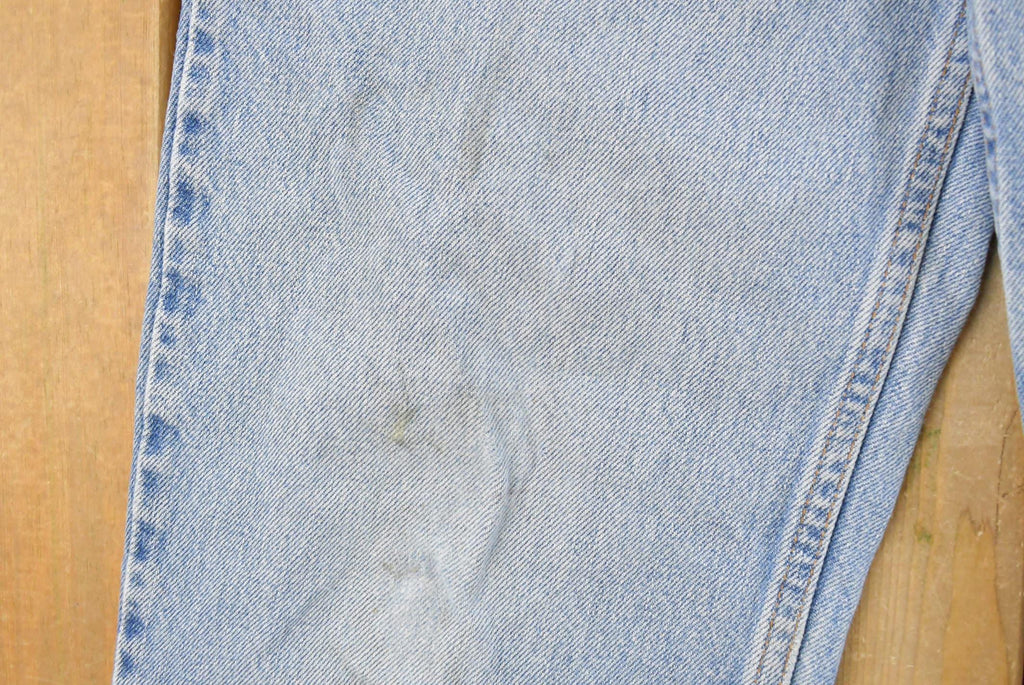 Vintage 1990s Levi's 550 Relaxed Fit Distressed Denim Jeans Men's 28 x 29 / 90s Levi's / Streetwear