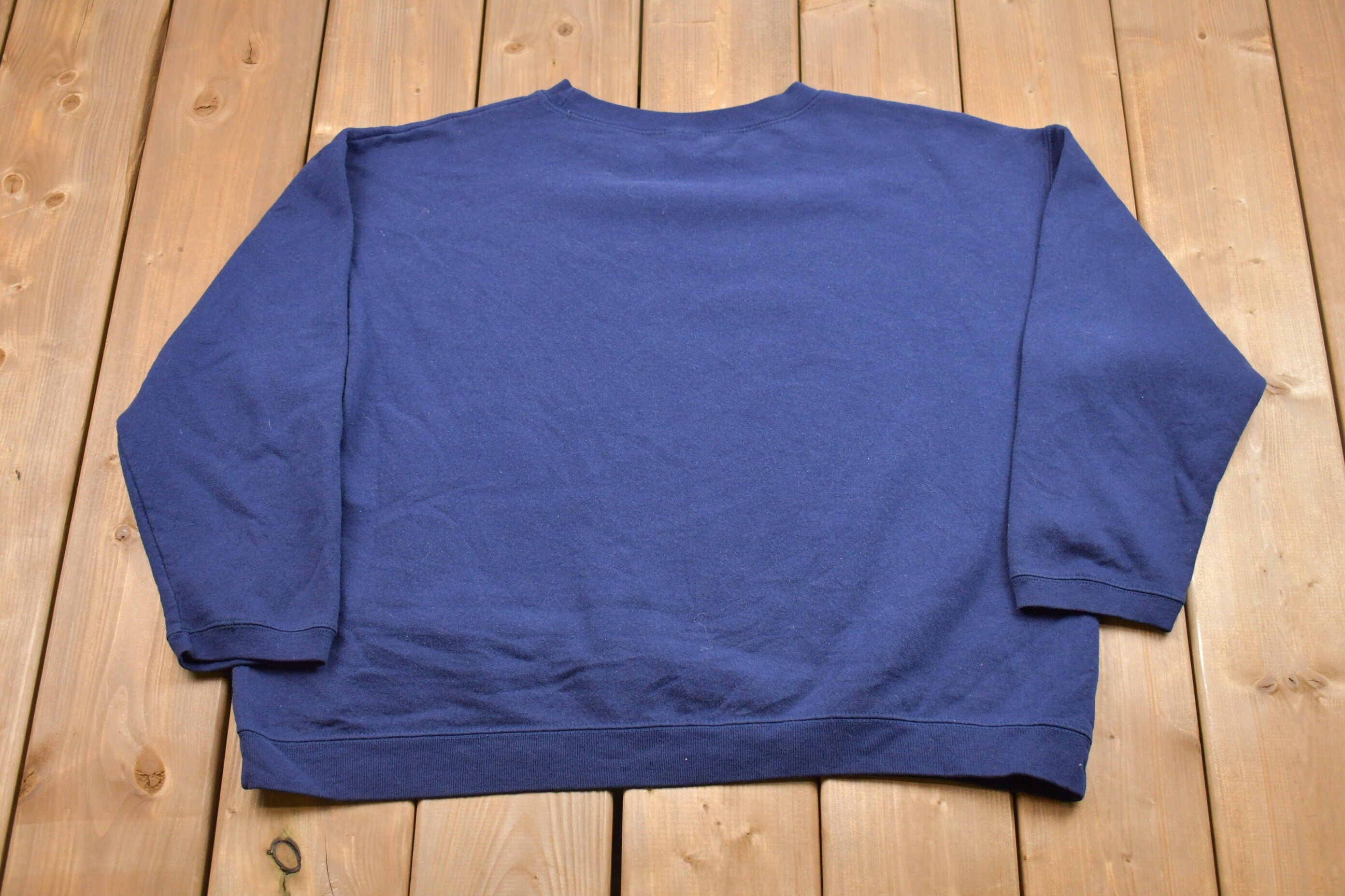 Vintage 1990s Blank Vintage Essentials Crewneck Sweatshirt /