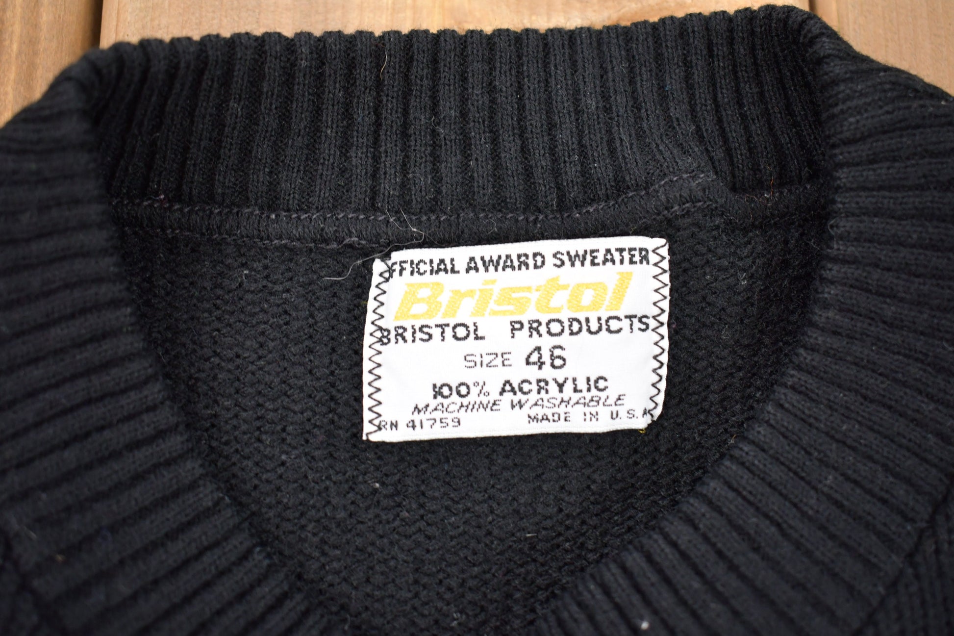 Vintage 1990s Amateur Penguins Embroidered Logo Knitted Sweater /