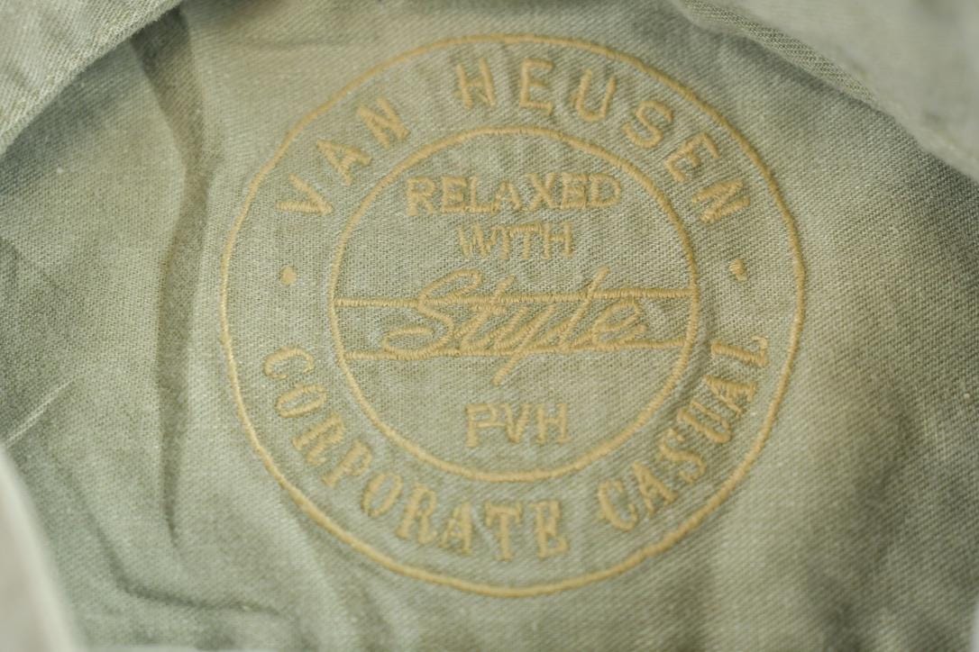 Vintage 1990s VAN HEUSEN Button Up Shirt