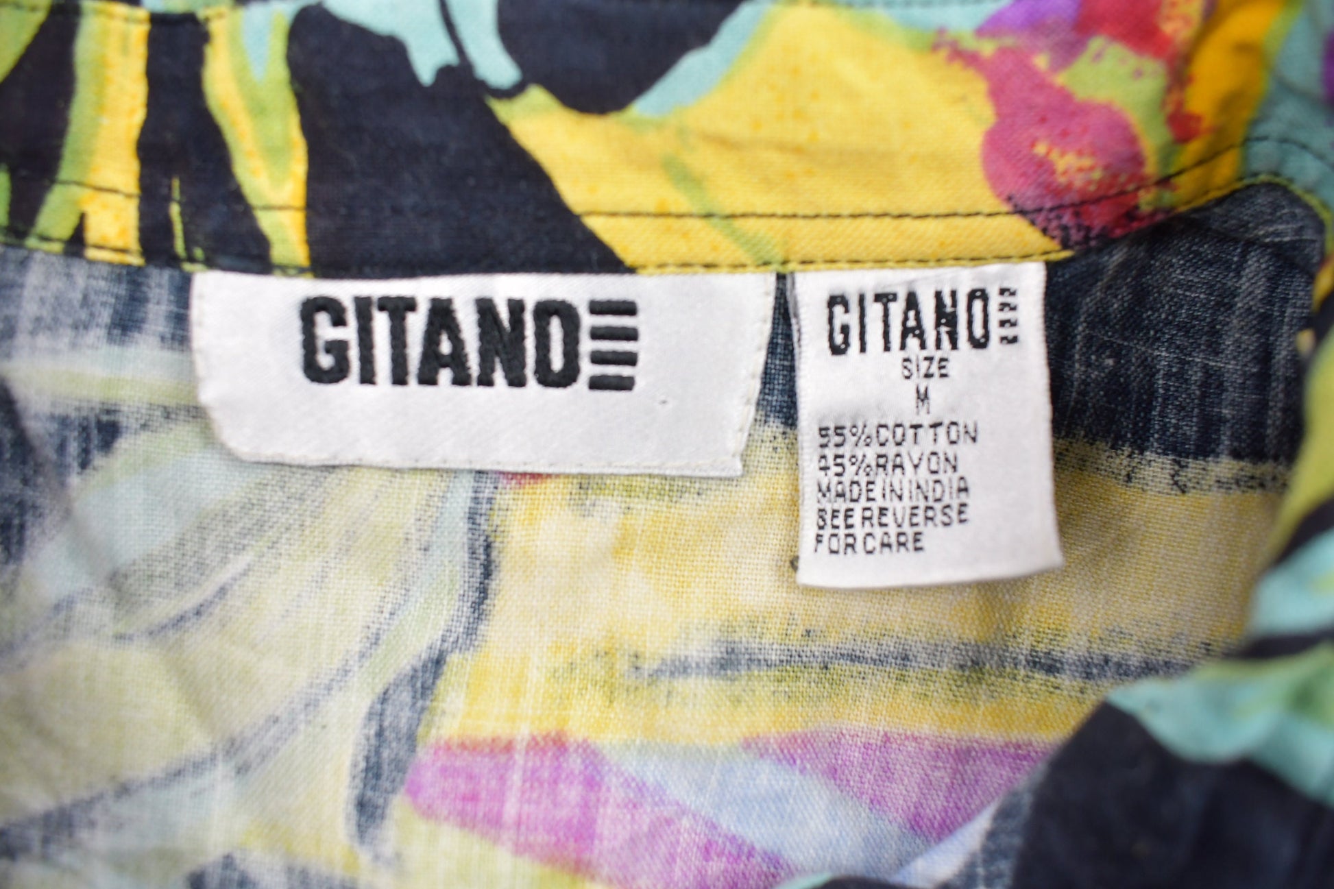 Vintage 1990s Gitano Floral Button Up Short Sleeve Shirt