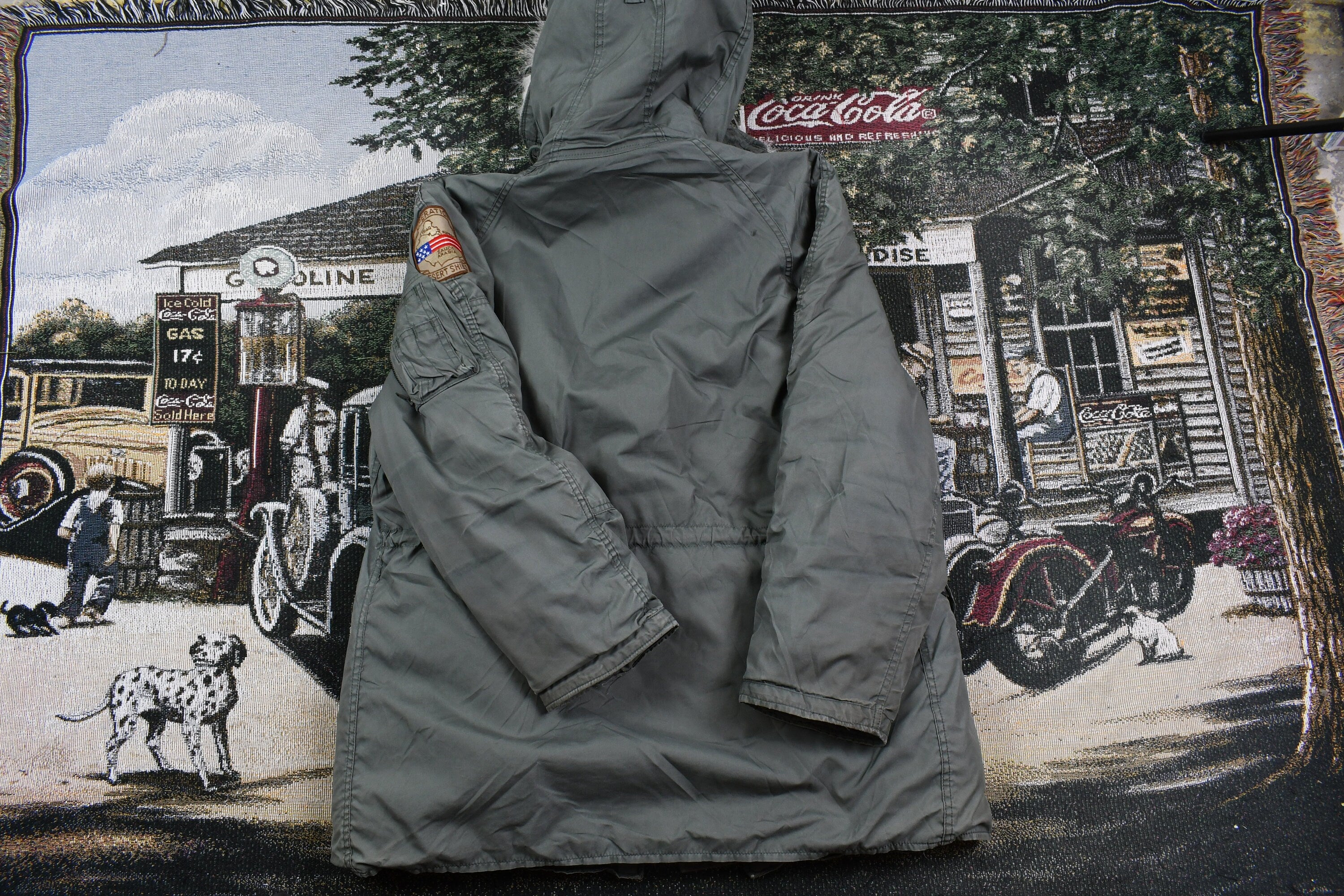 Vintage 1980s United States Army Operation Desert Shield Full Zip Parka Jacket