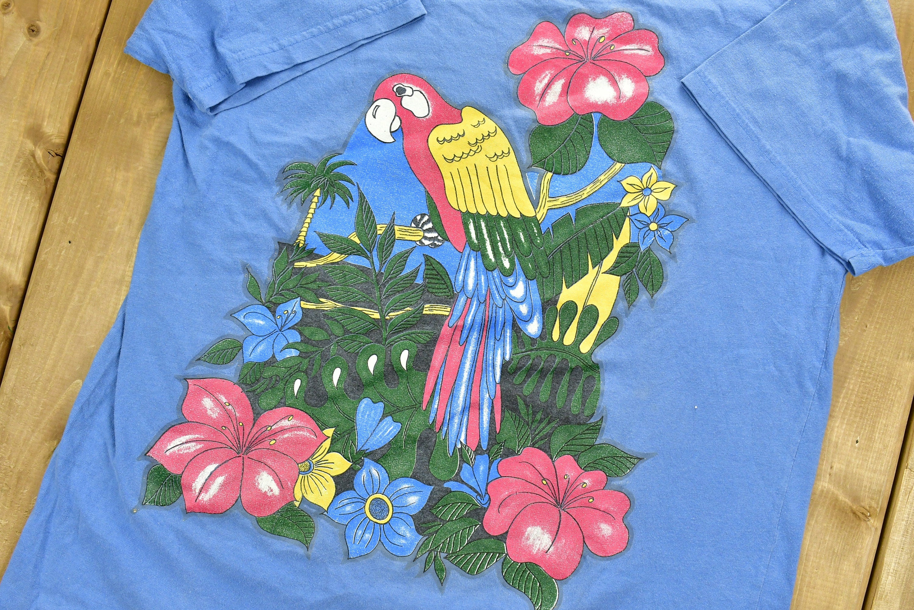 Vintage 1990's Parrot Tropical Graphic T-Shirt