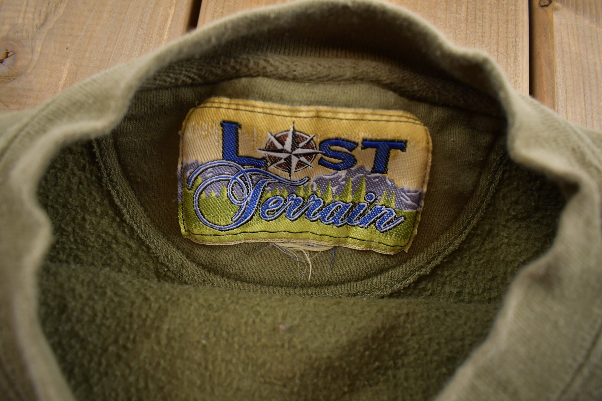 Vintage 1990s American Sportsman Lost Terrain Crewneck Sweatshirt Made In USA