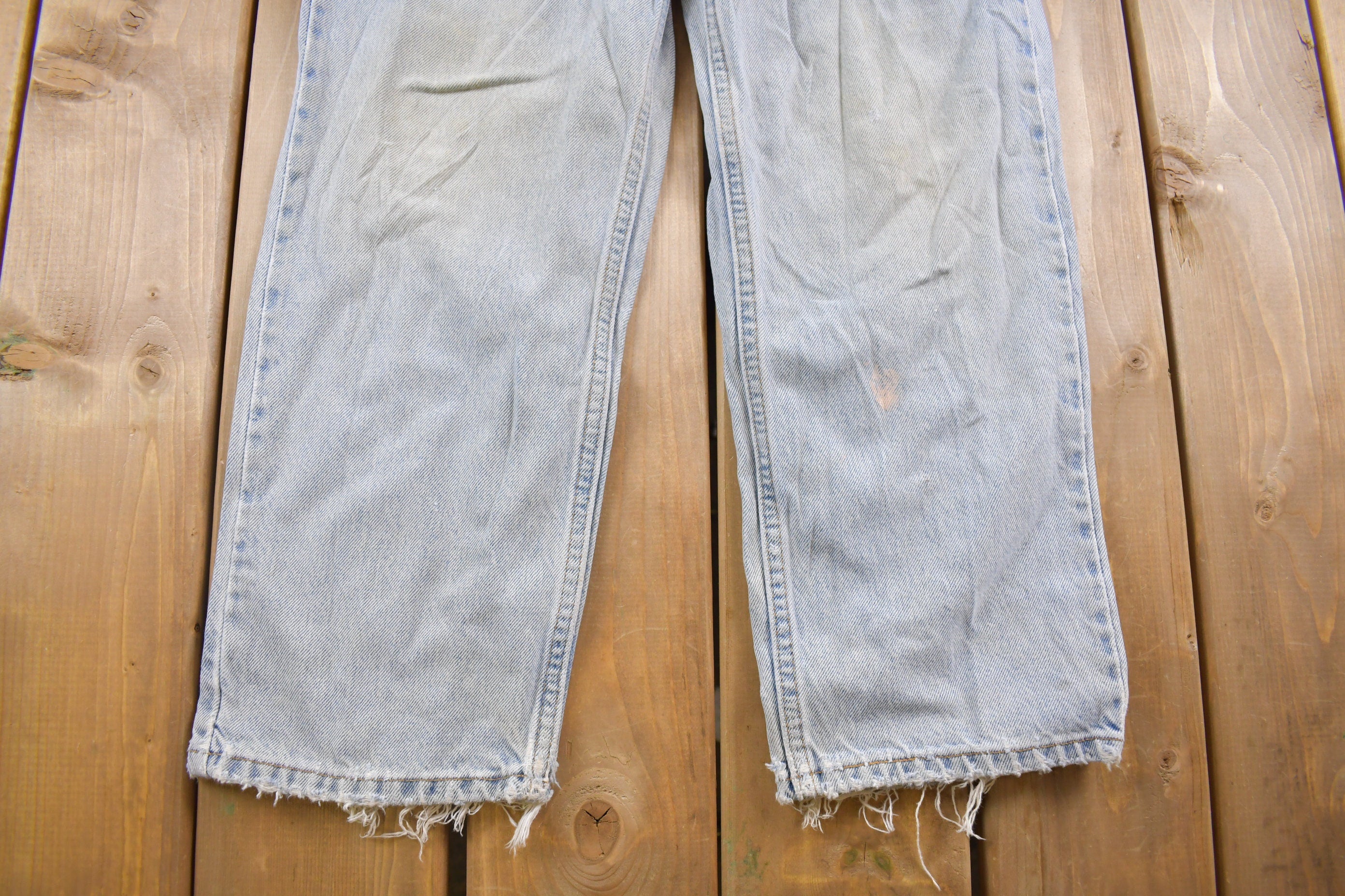 Vintage 1990s Levi's 550 Red Tab Distressed Jeans Size 32 x 27