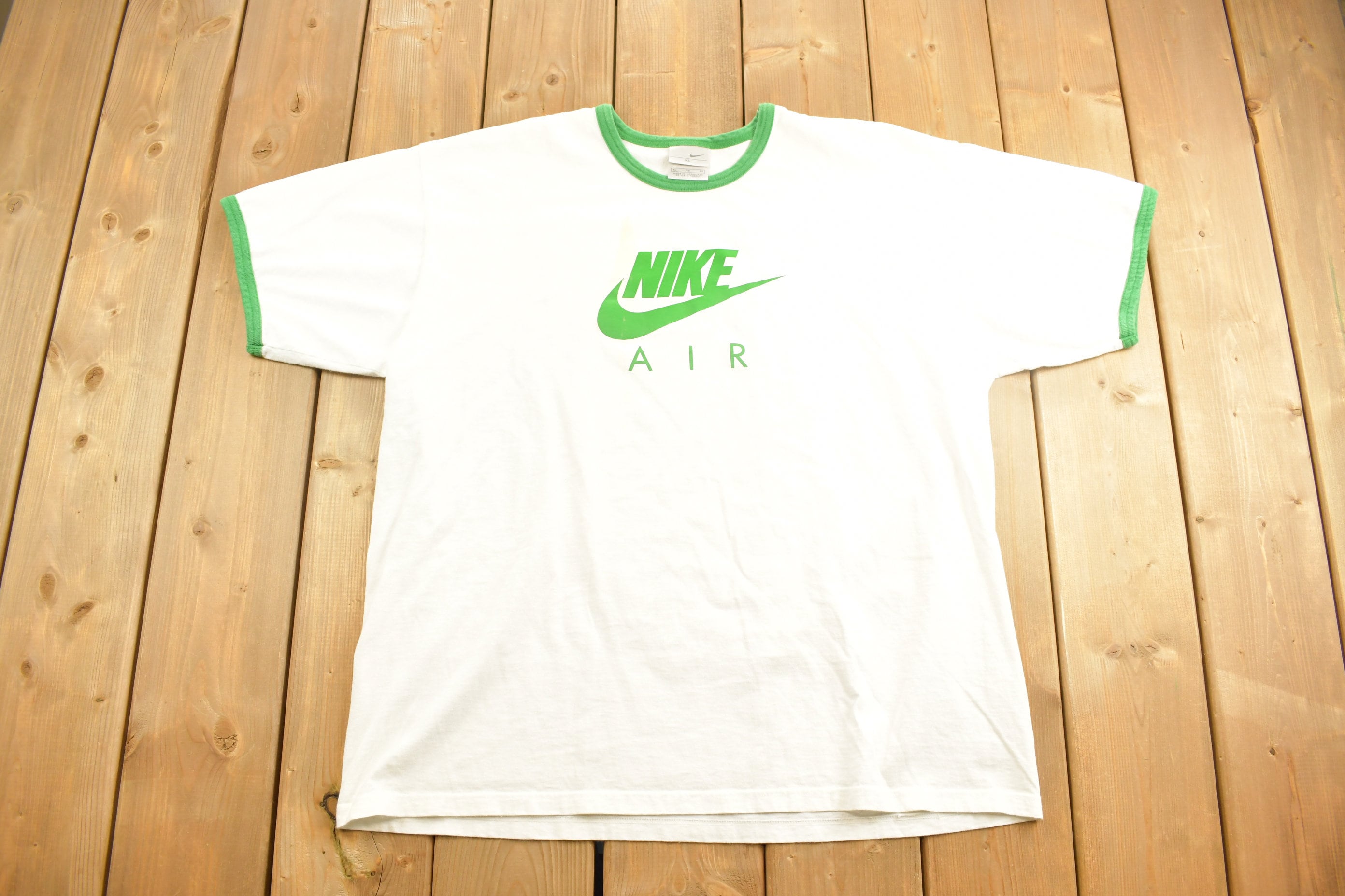 Vintage Y2K NIKE Graphic T-Shirt