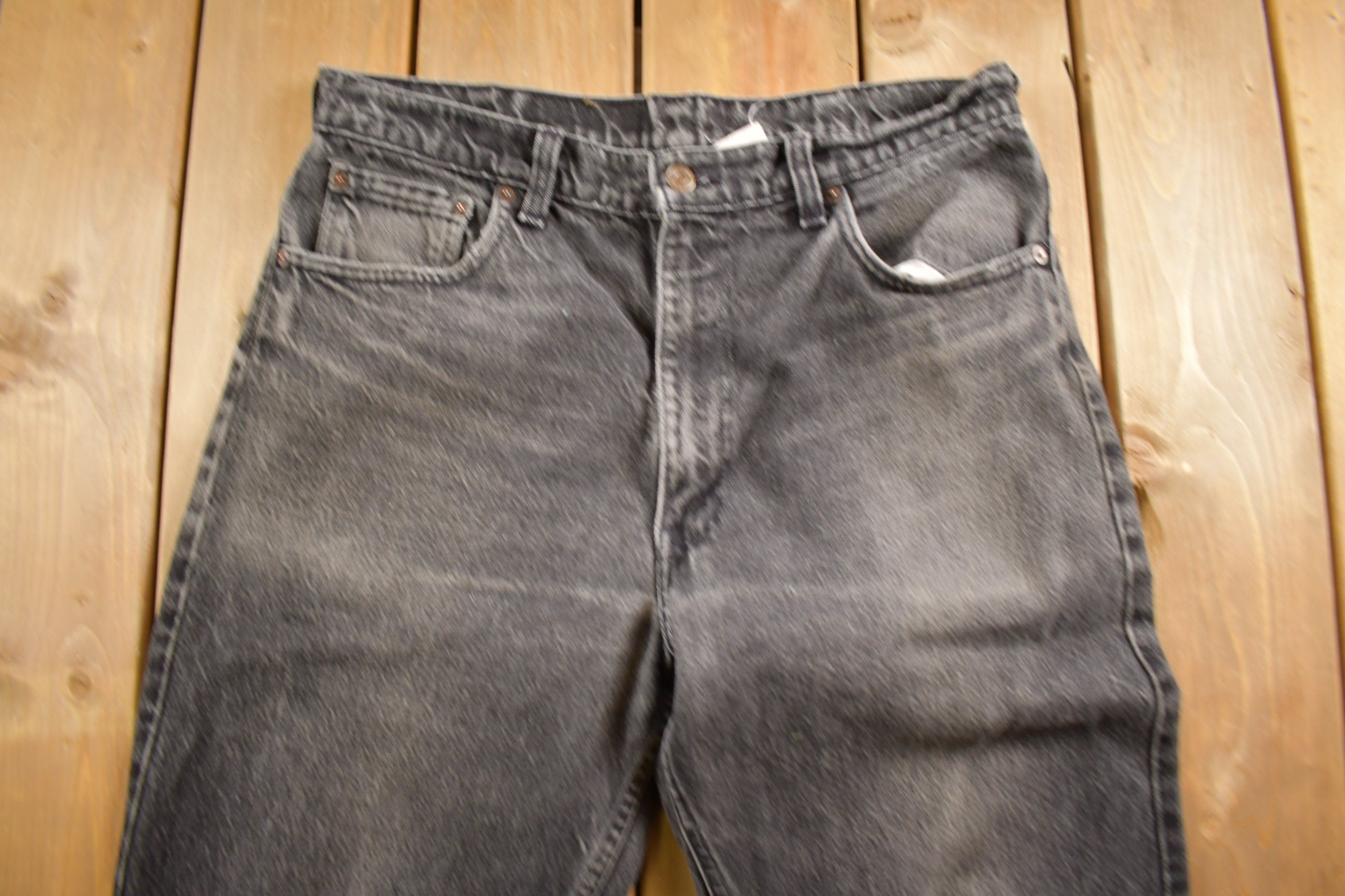 Vintage 1990s Levi's 550 Red Tab Denim Jeans Size 33 x 30