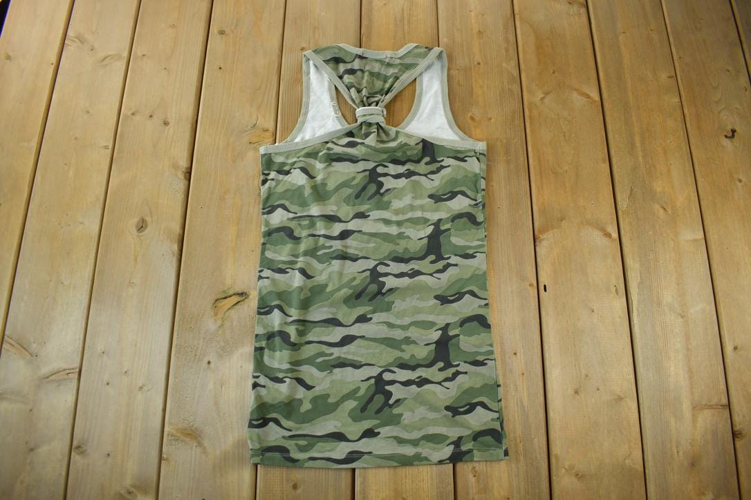 Vintage 1990s Vigoss Studio Women's Crown Graphic Camo Tank Top
