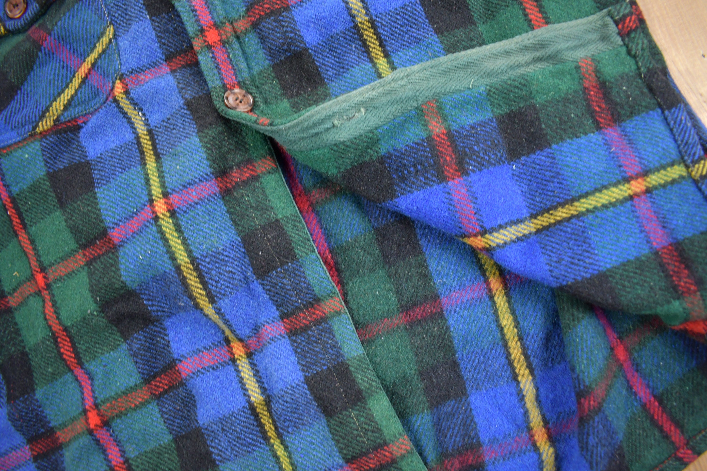 Vintage 1990s American Eagle Plaid Flannel Button Up Shirt