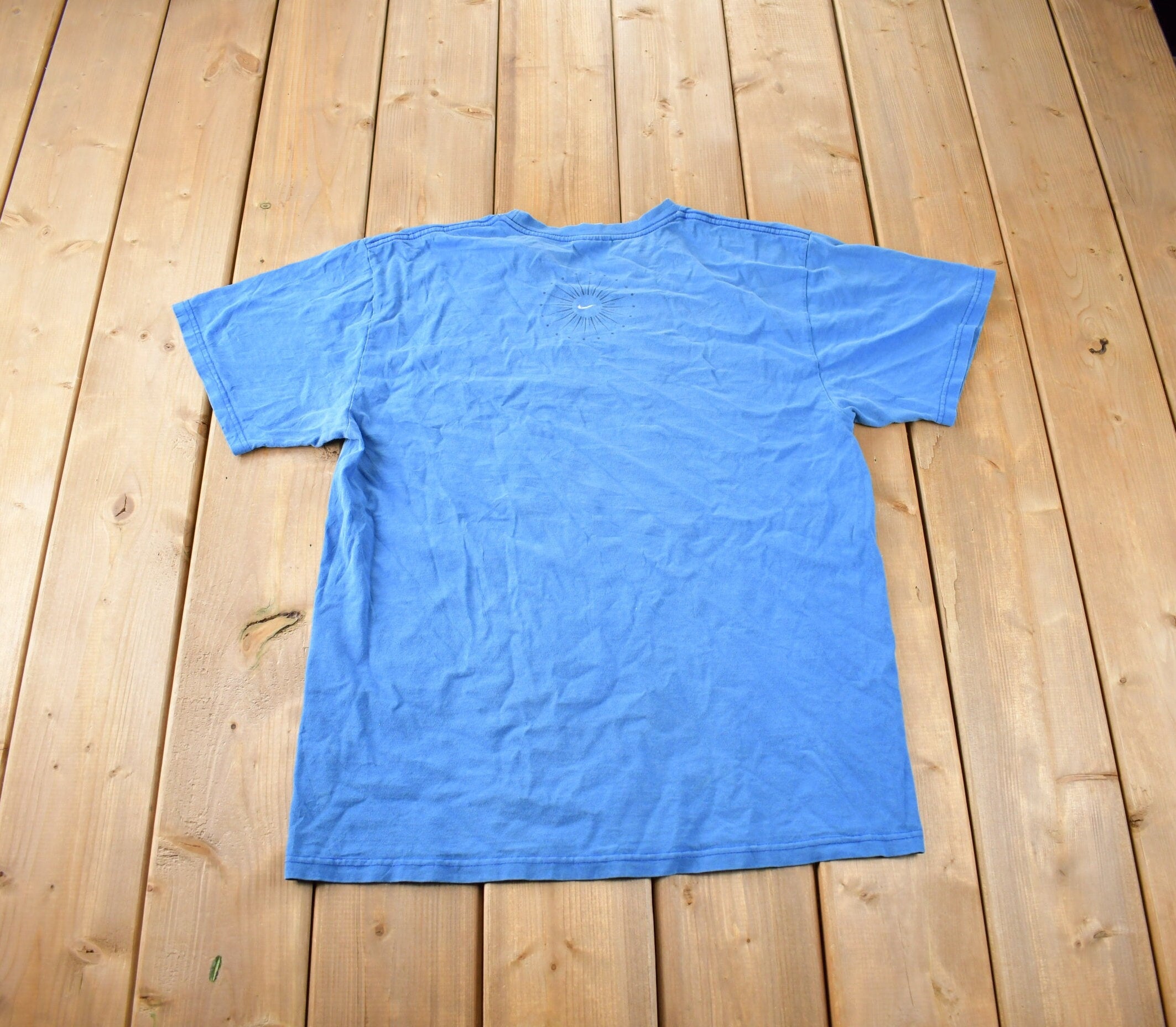 Vintage 2000s Nike Graphic T-Shirt Made In Canada Size M