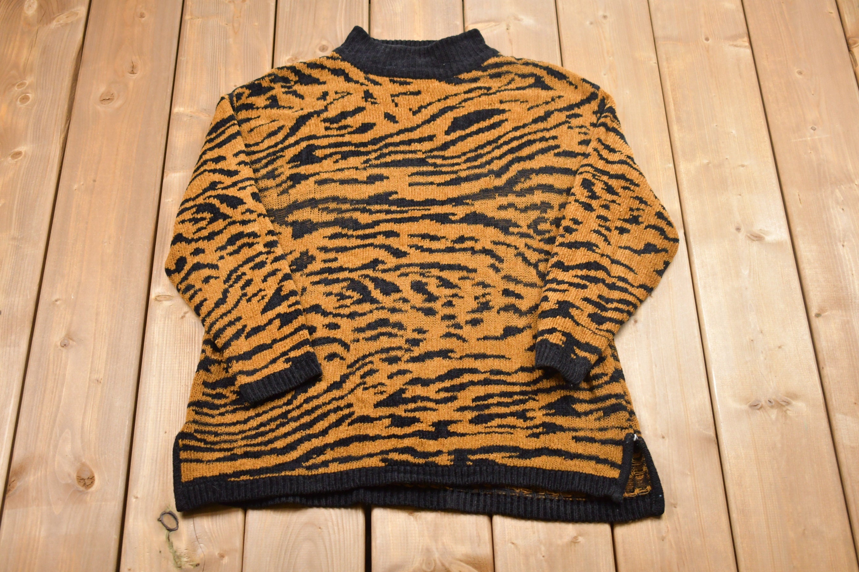 Vintage Express Tricot Knitted Leopard Print Turtleneck Sweater
