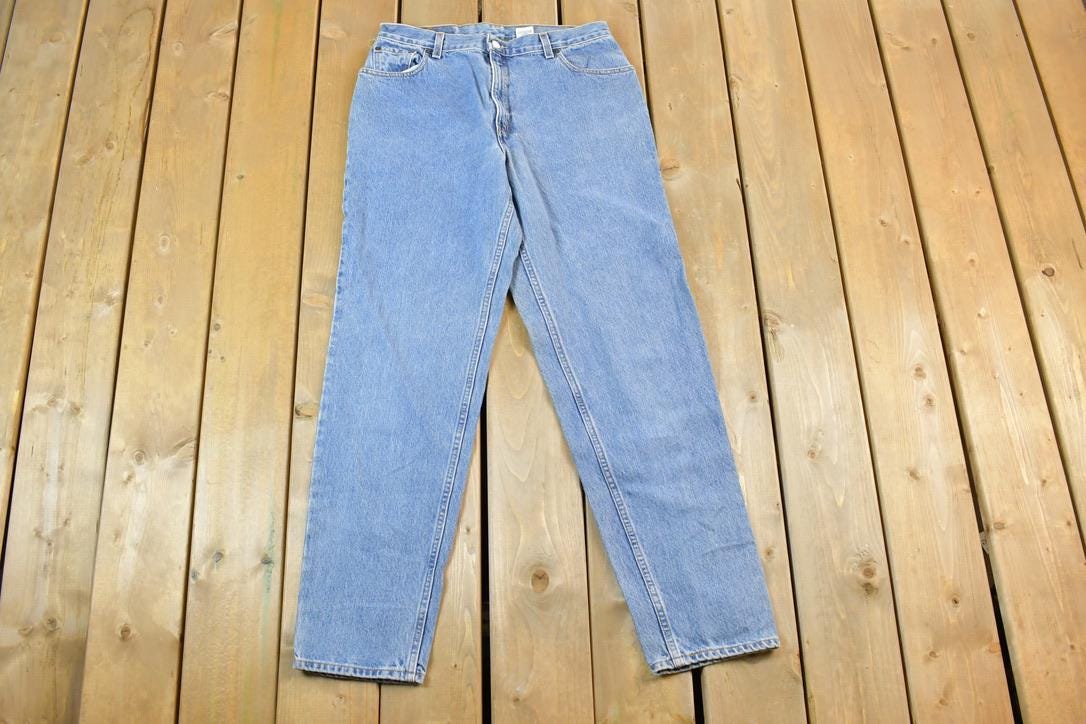 Vintage 1990s Levi Strauss 550 Red Tab Denim Jeans Size 32 x 32