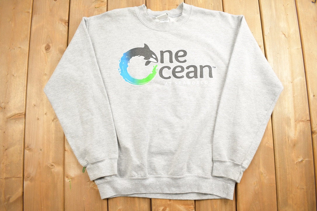 Vintage 1990s SeaWorld One Ocean Killer Whale Show Crewneck Sweatshirt
