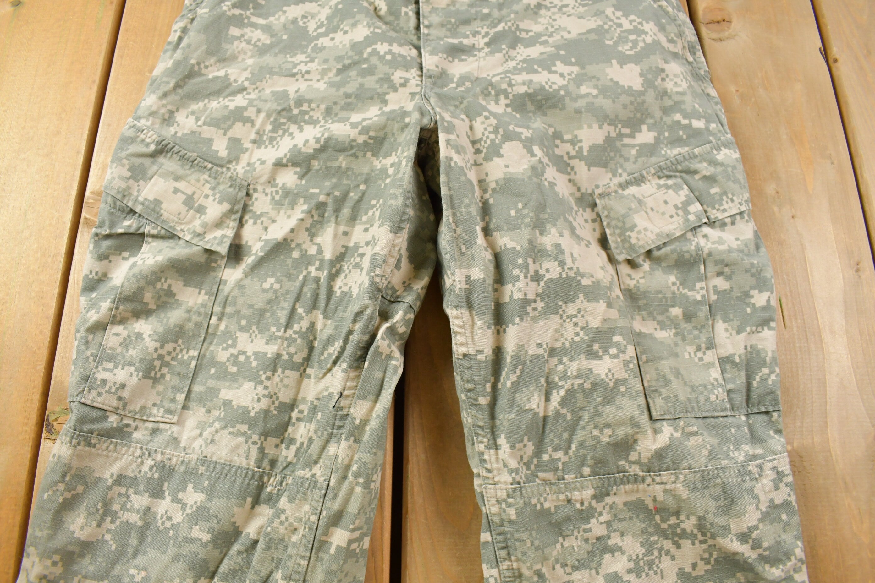 Vintage 2000 Military Digital Camouflage Cargo Pocket Pants Size 32 x 28