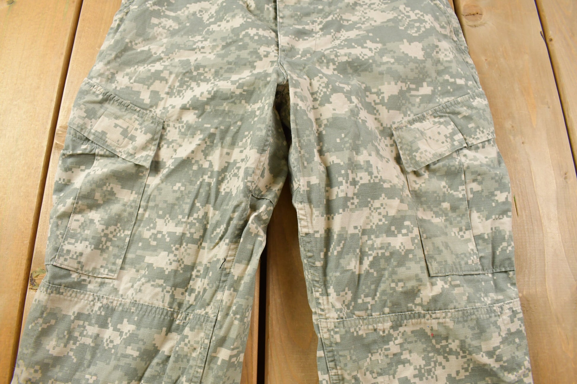 Vintage 2000 Military Digital Camouflage Cargo Pocket Pants Size 32 x 28