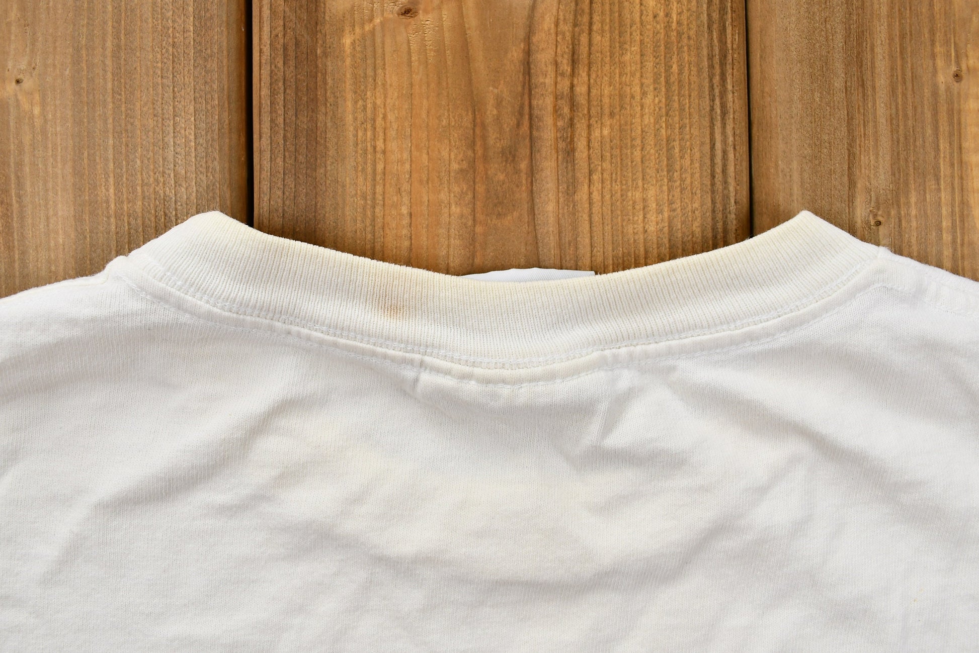 Vintage 1990s Distressed Crazy Frosty The Snowman Snowboarding T-Shirt