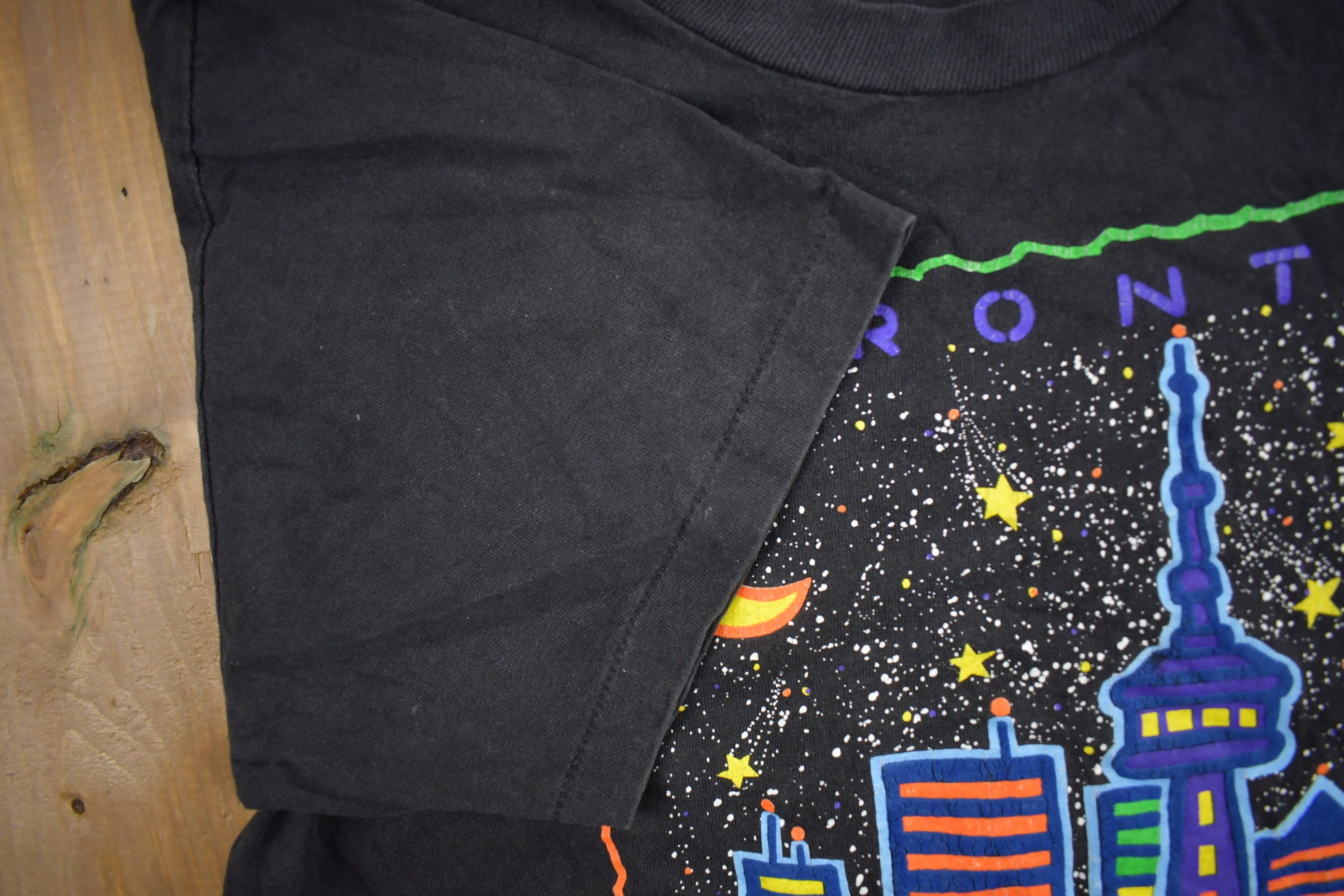Vintage 1980s Toronto Canada Graphic Souvenir T Shirt