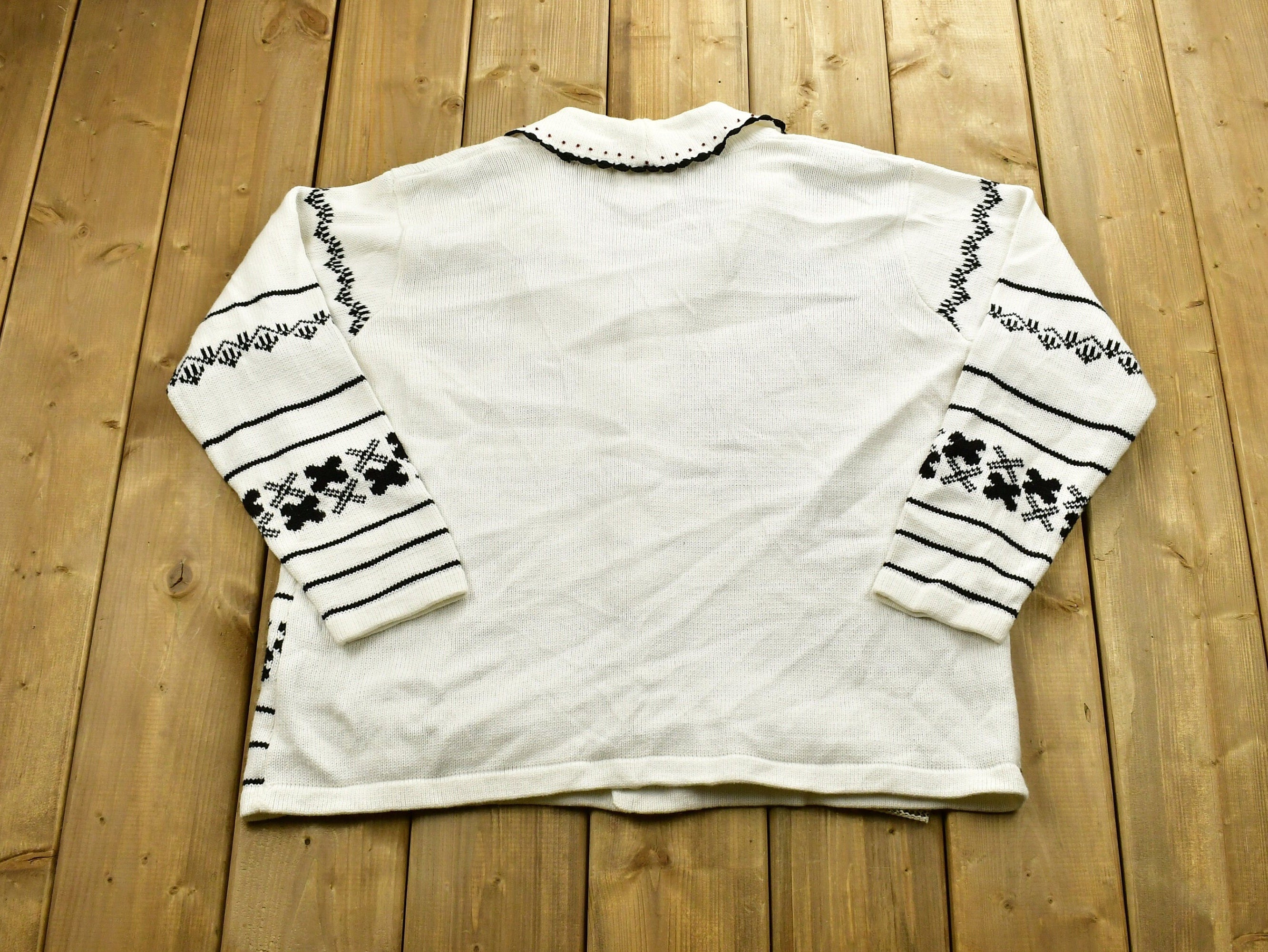 Vintage Floral Embroidered Knitted Sweater