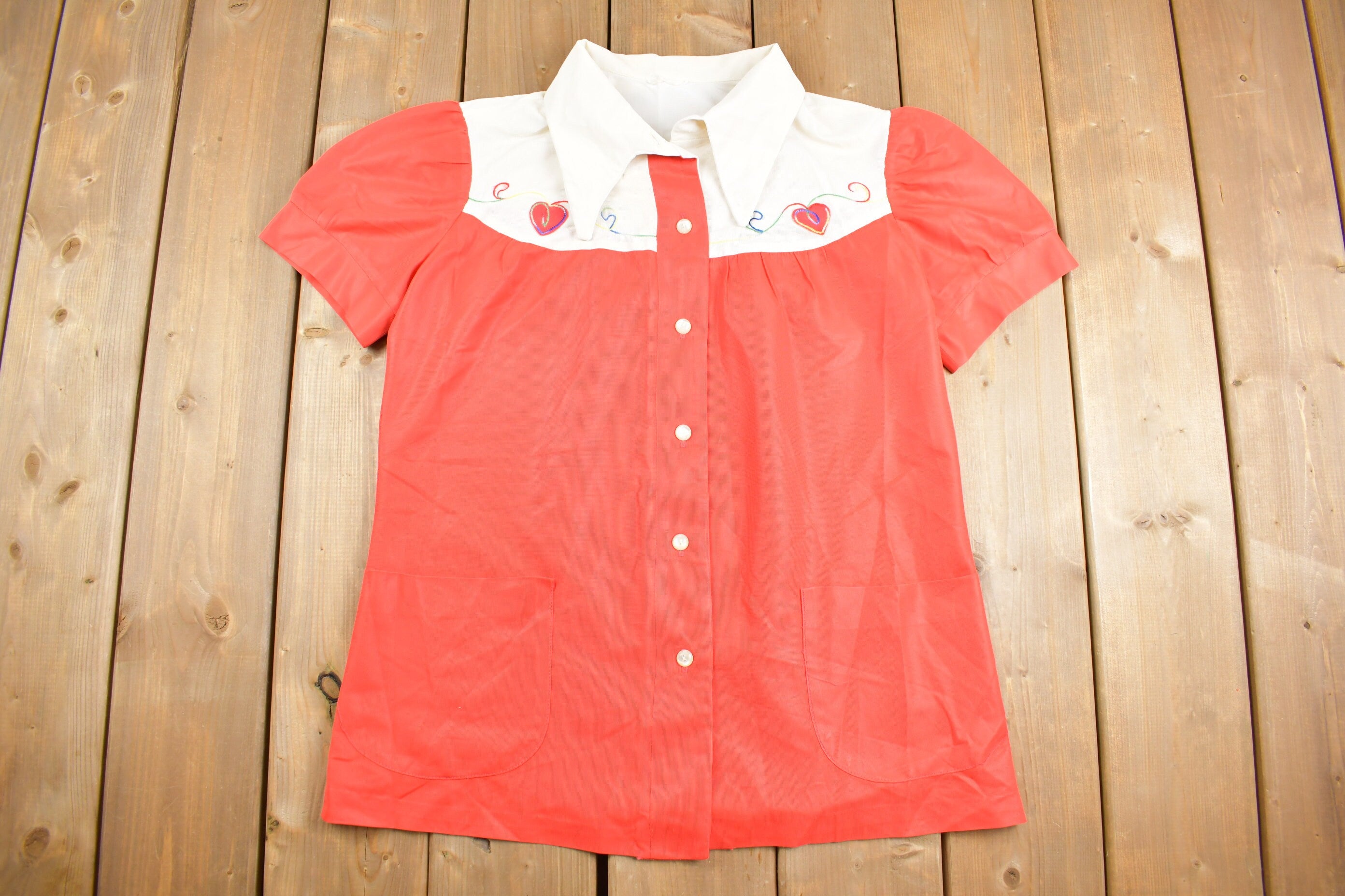 Vintage 1970s Chain stitched Cute Button Up Shirt  Casual Shirt  Formal Shirt  Cute  Beach Shirt  Summer Shirt  Hearts