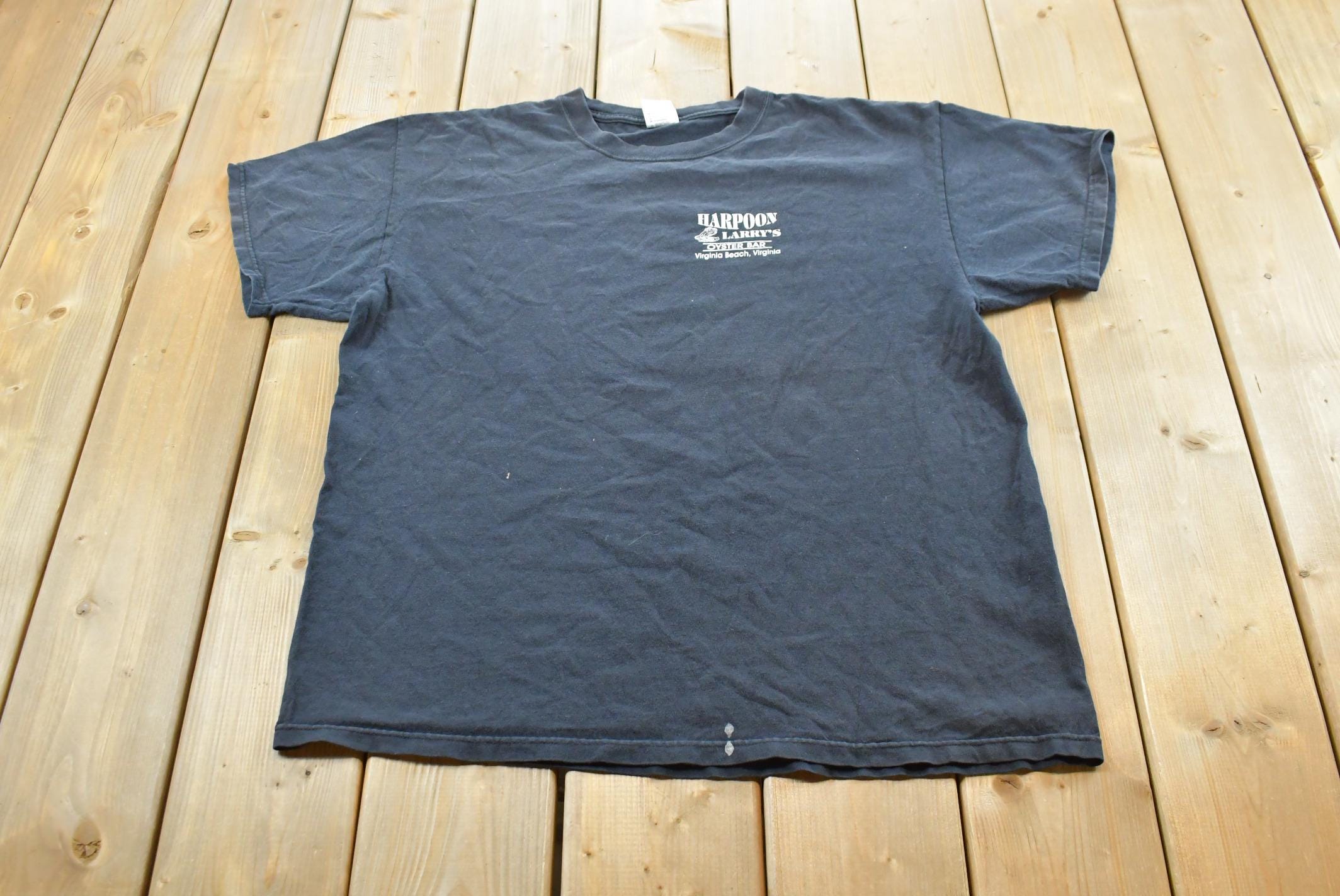 Vintage 1990s Harpoon Larry's Oyster Bar Virginia Beach Souvenir T-Shirt Men's XL  Streetwear  Vacation Tee  Travel T Shirt  Promotional