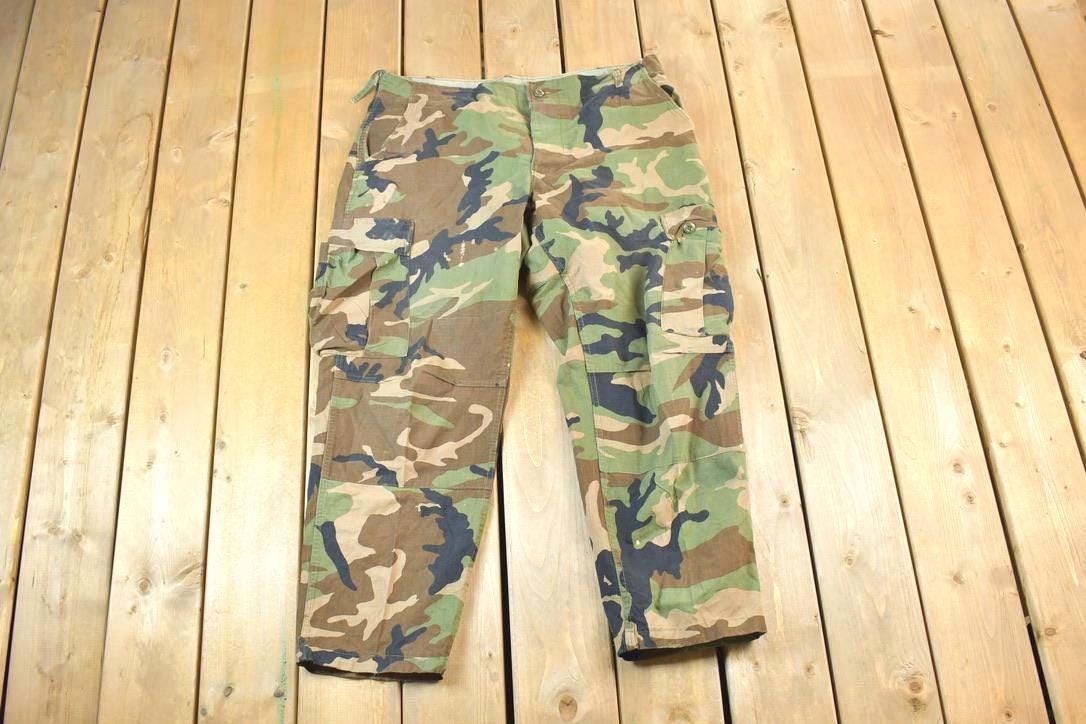 Vintage 1990s Army Camouflage Cargo Pants Size 38 x 26 / Streetwear / Army Pants / Military Pant's / Vintage Cargos / Made In