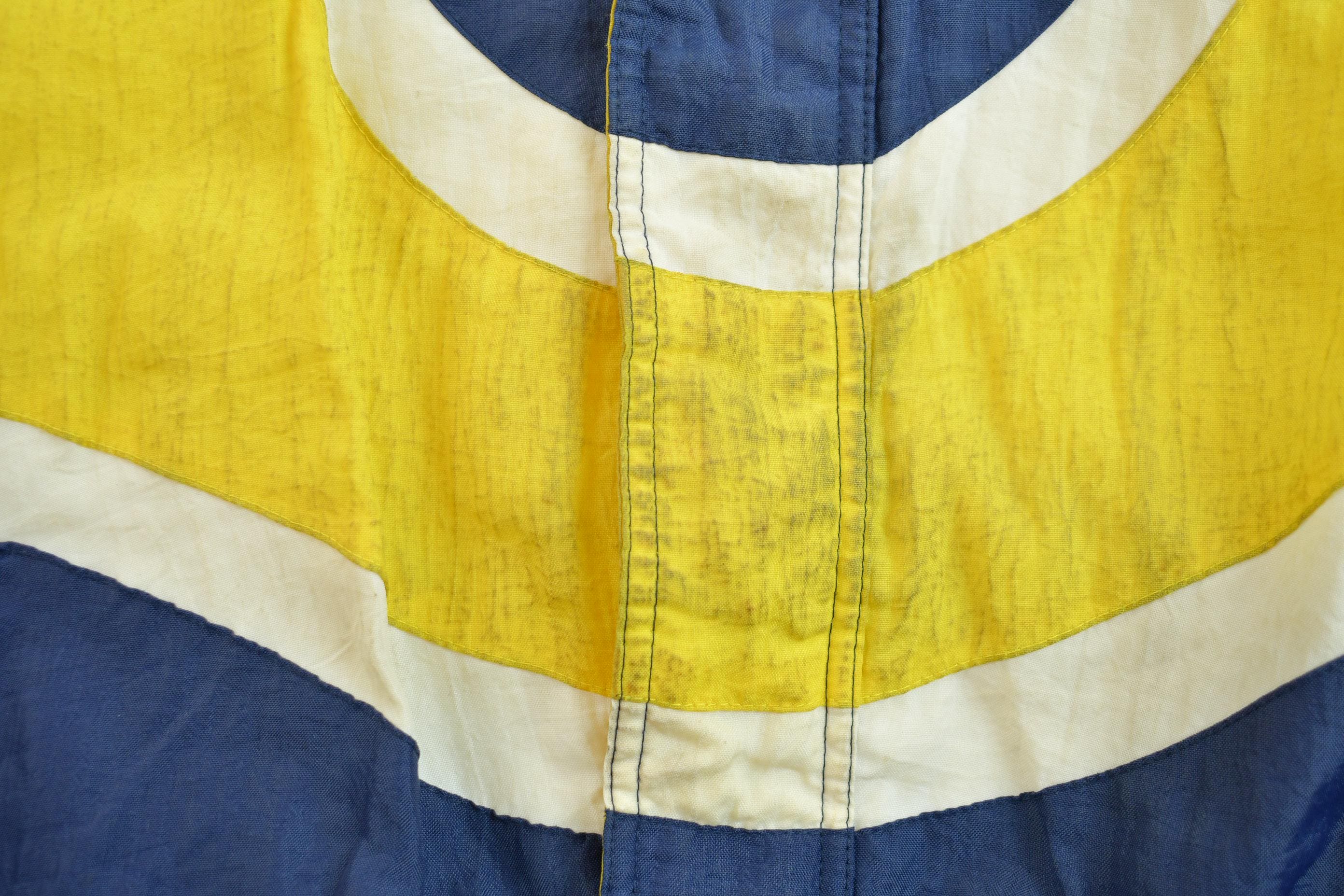 Vintage 1990s Apex One University of Notre Dame Fighting Irish Collegiate Puffer Jacket